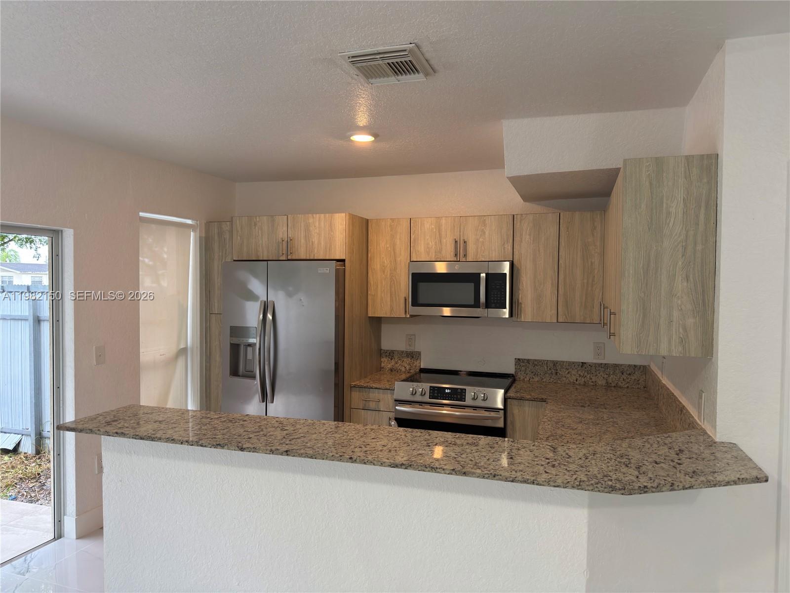 689 NW 6th St # 689, Florida City FL 33034