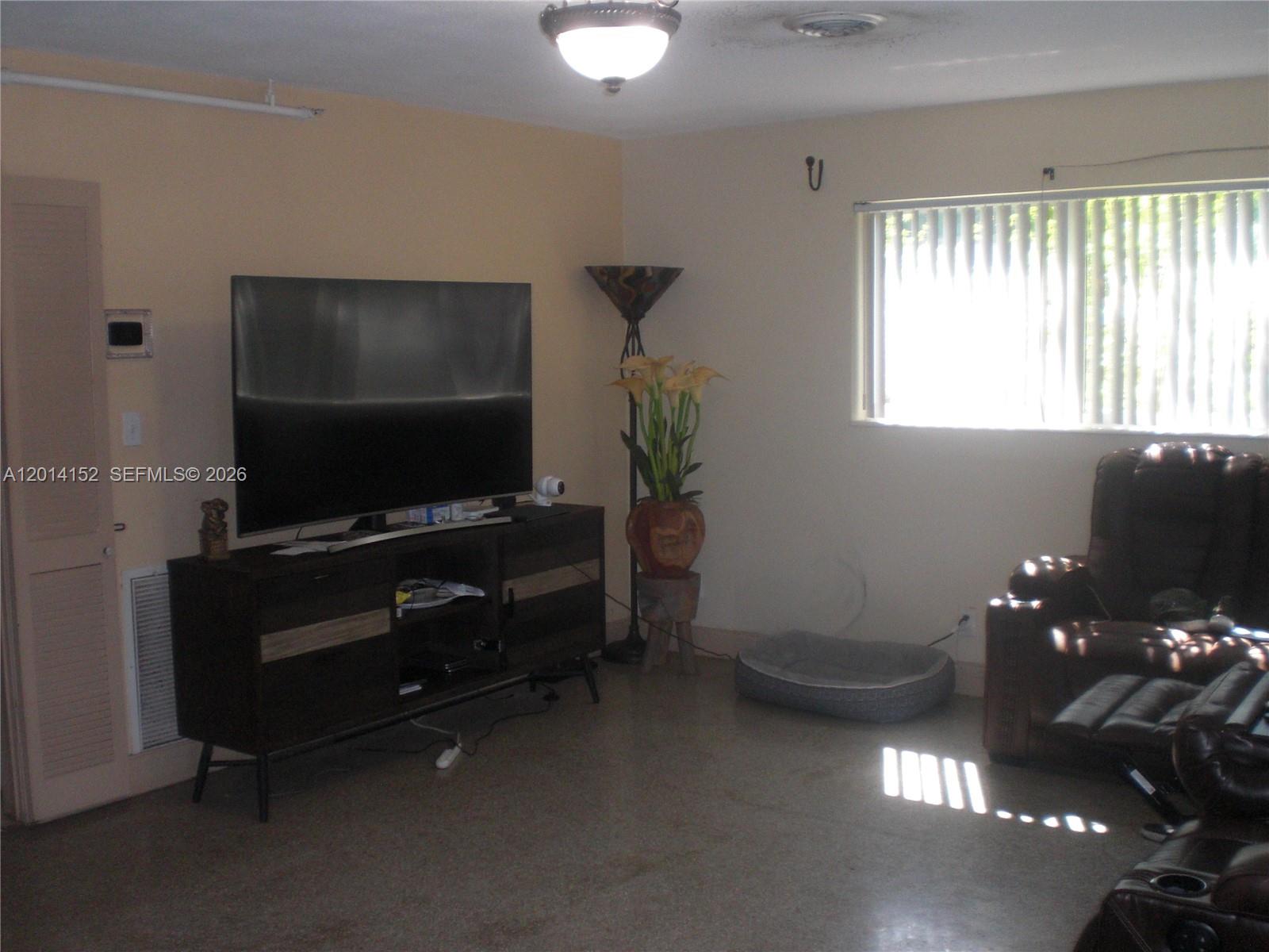 6270 NW 18th St — Photo 5