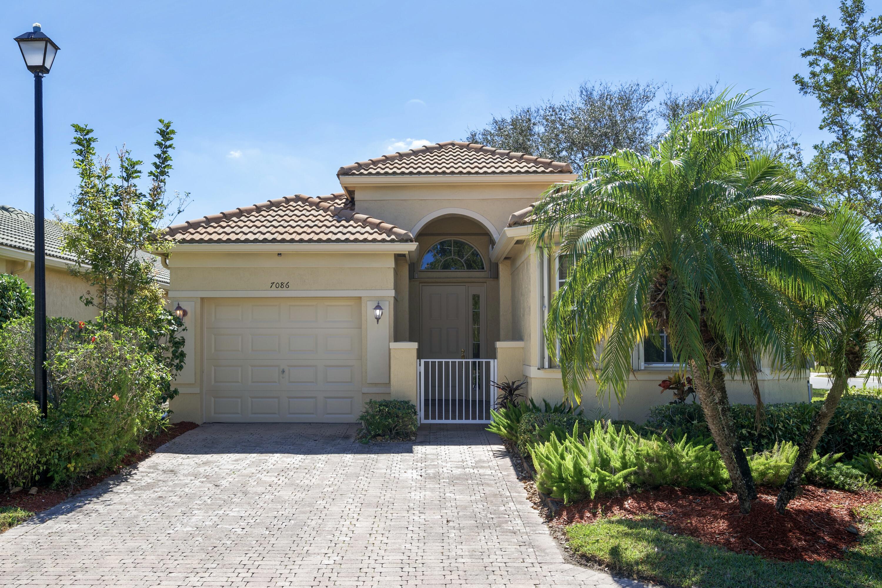 7086 Del Corso Lane, Delray Beach FL 33446