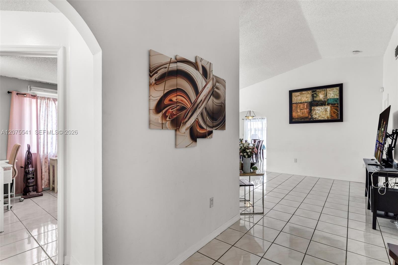 18230 SW 143rd Ct — Photo 3