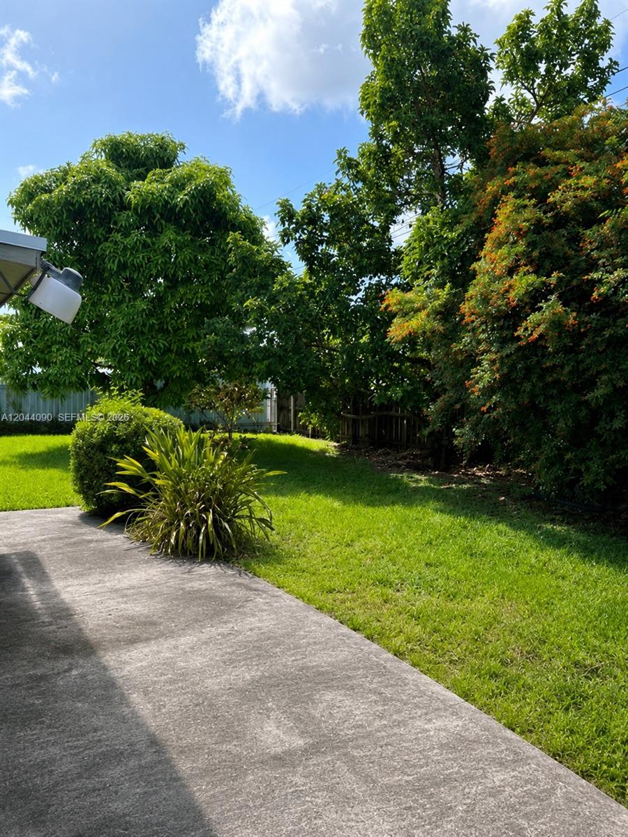 11832 SW 185th Ter — Photo 4