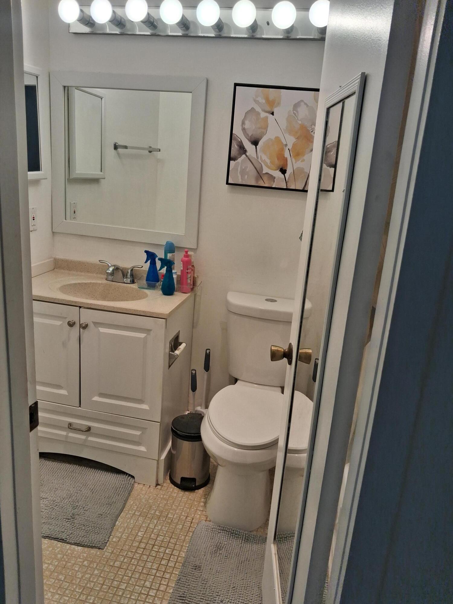 205 Fanshaw E — Photo 2