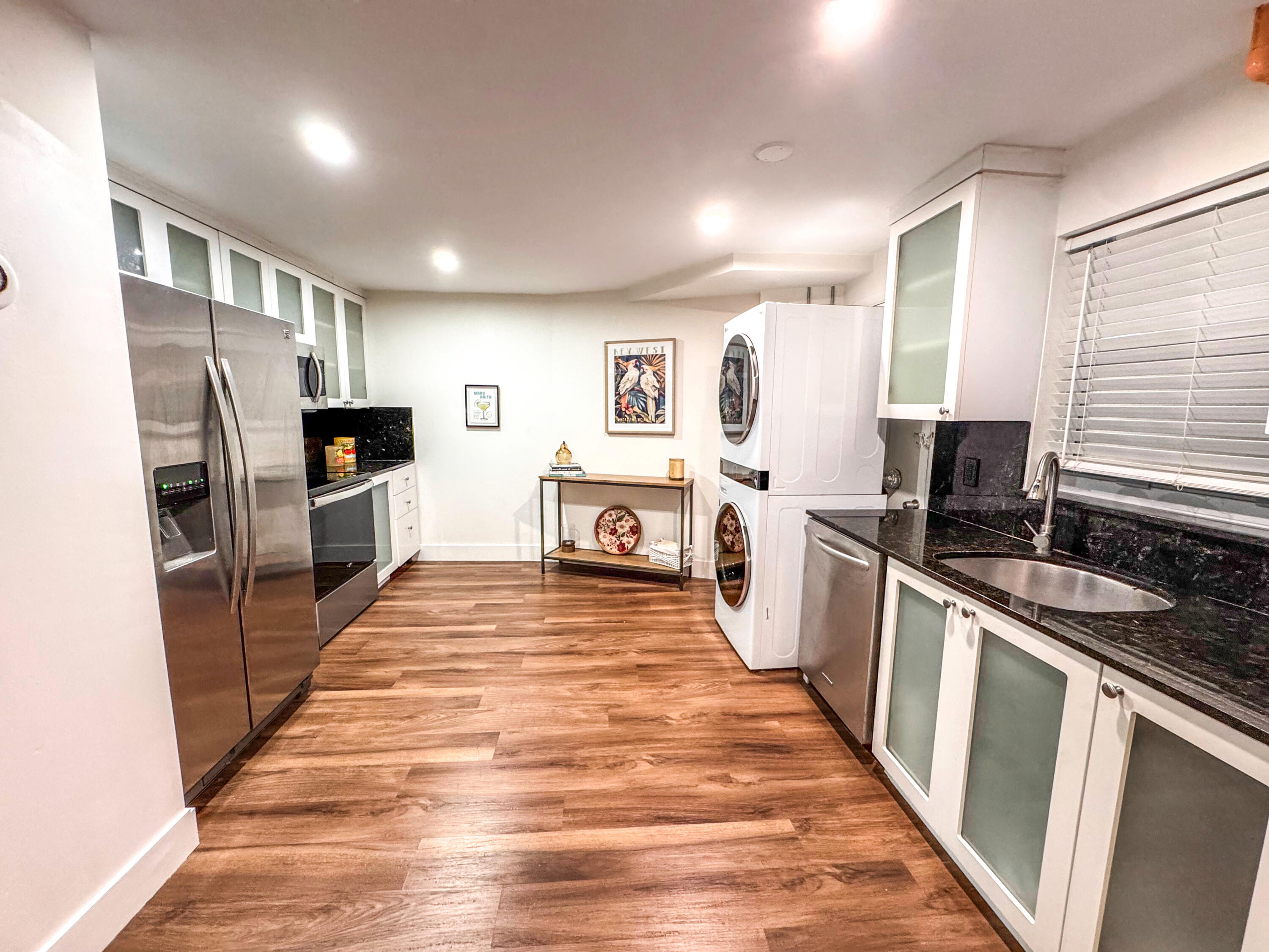1881 WASHINGTON Avenue # 4A View 7