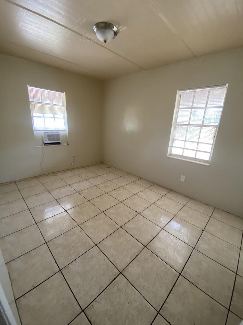 1401 NW 3rd Court # 10 — Photo 4