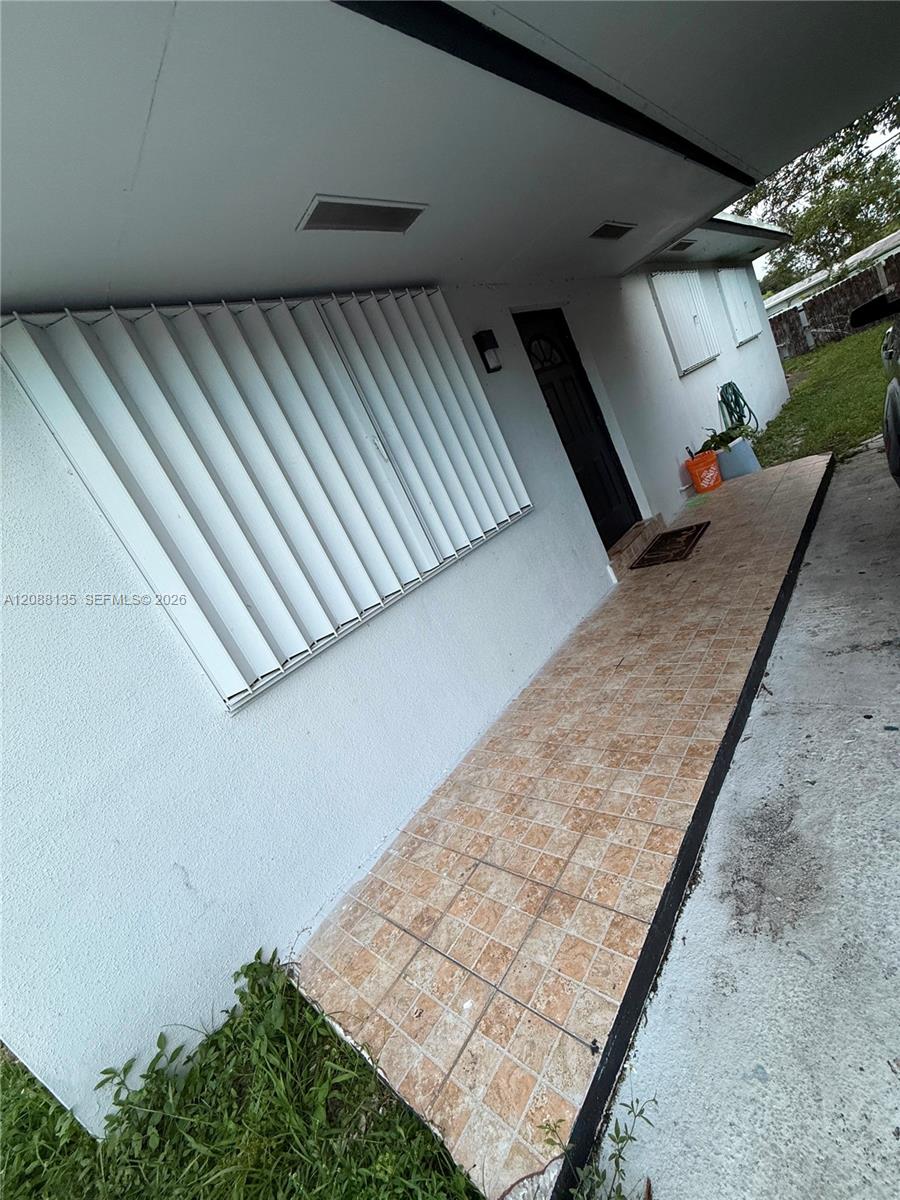 5709 SW 36th Ct # 0 — Photo 3