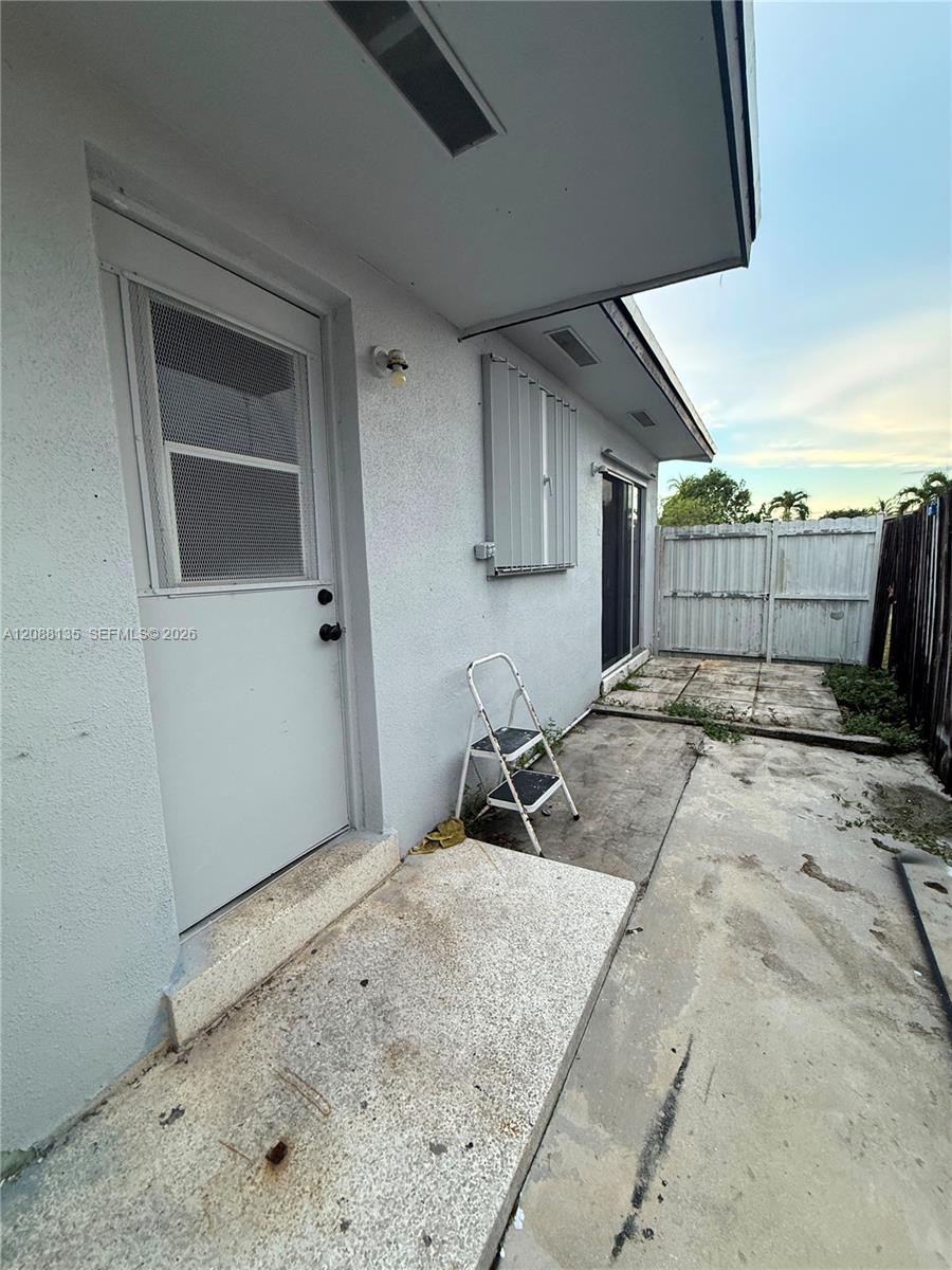 5709 SW 36th Ct # 0 — Photo 4