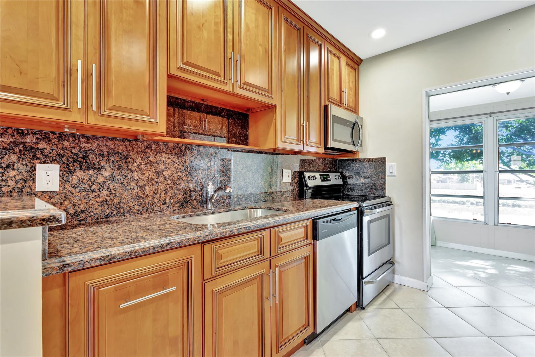 7290 NW 1st Street # 205, Margate FL 33063