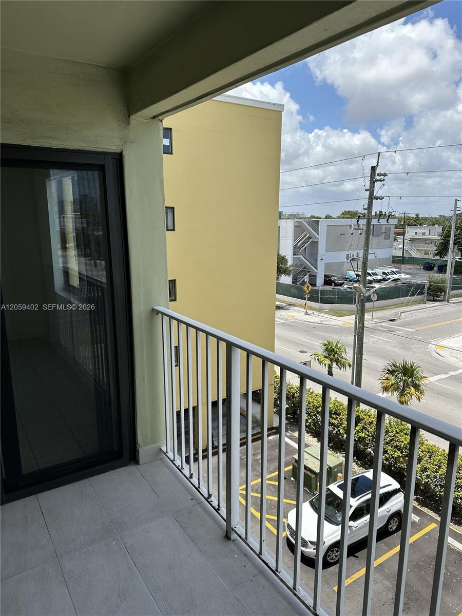 2046 W Flagler St # 409, Miami FL 33135