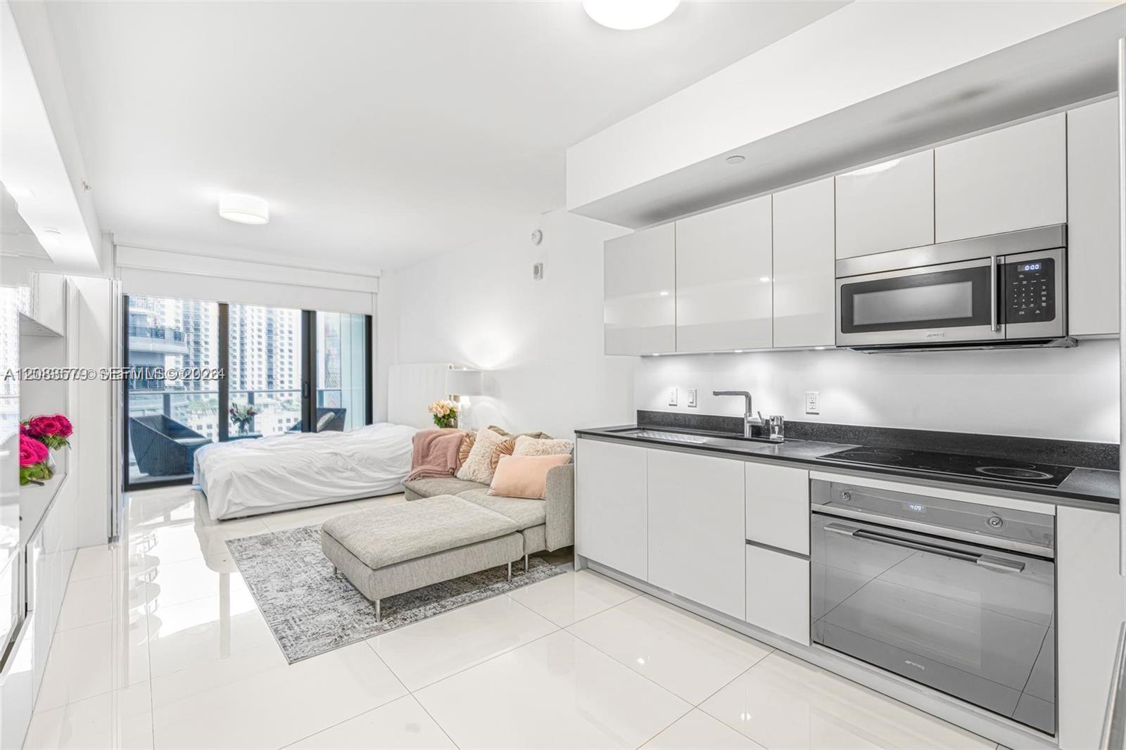 1010 Brickell Ave # 1710 — Photo 3