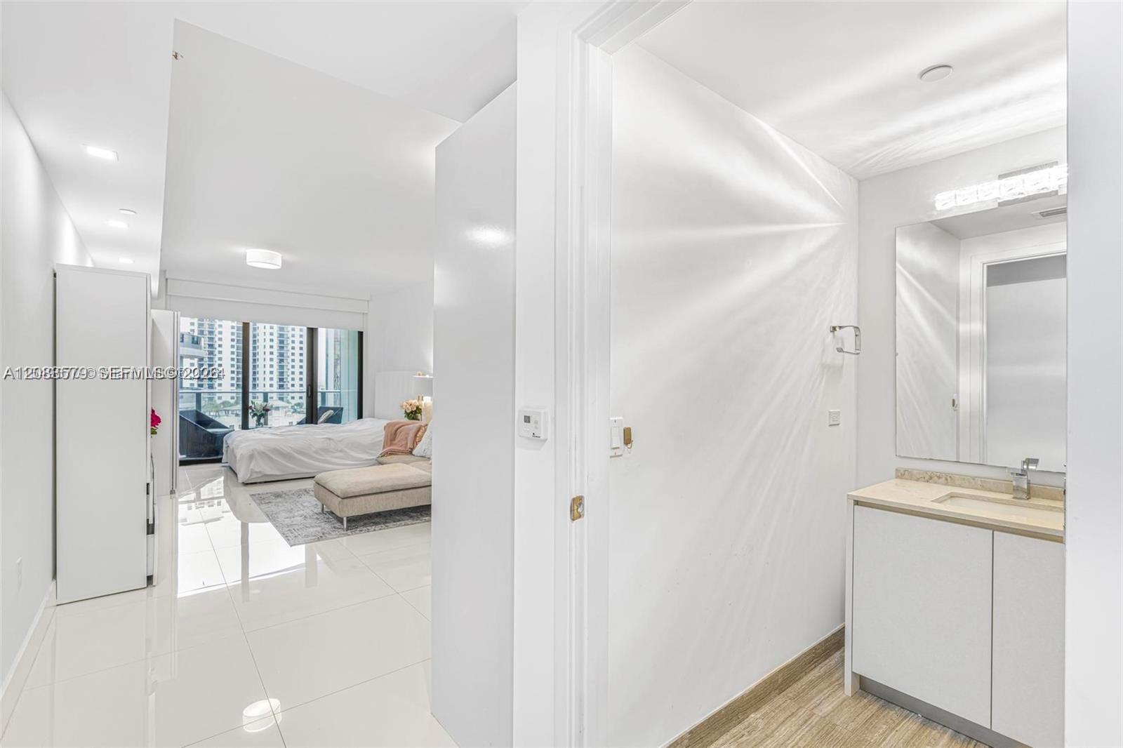 1010 Brickell Ave # 1710 — Photo 5