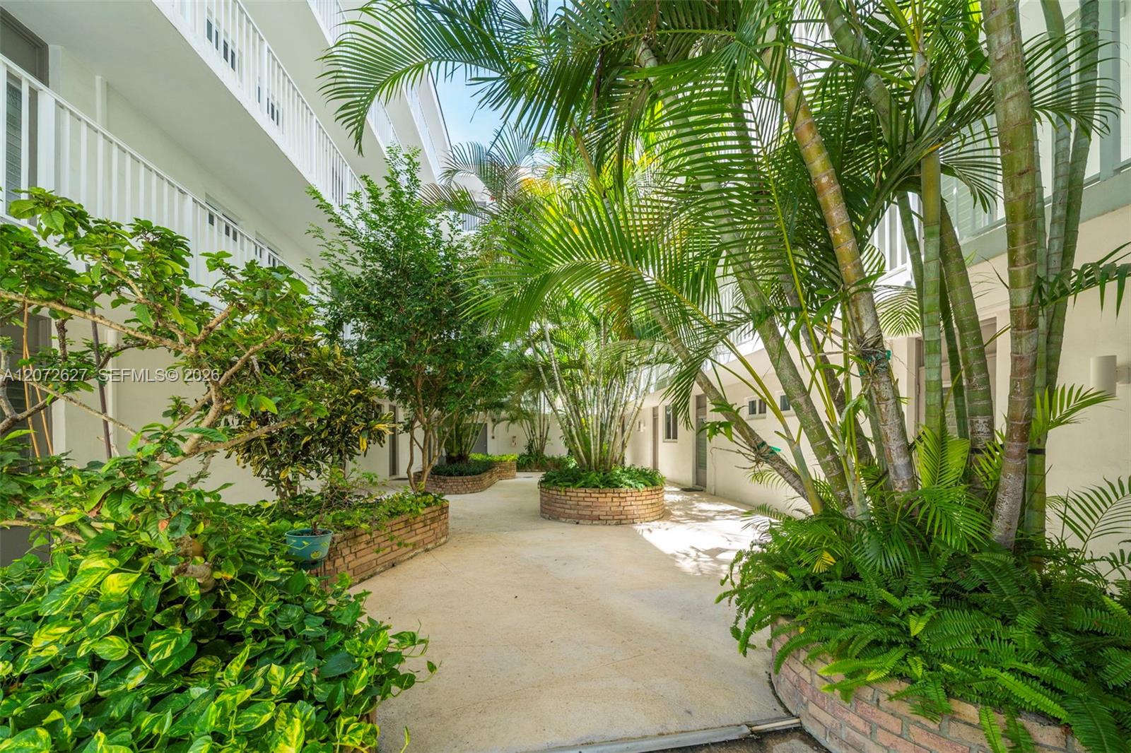 1670 Bay Rd # 4B — Photo 2