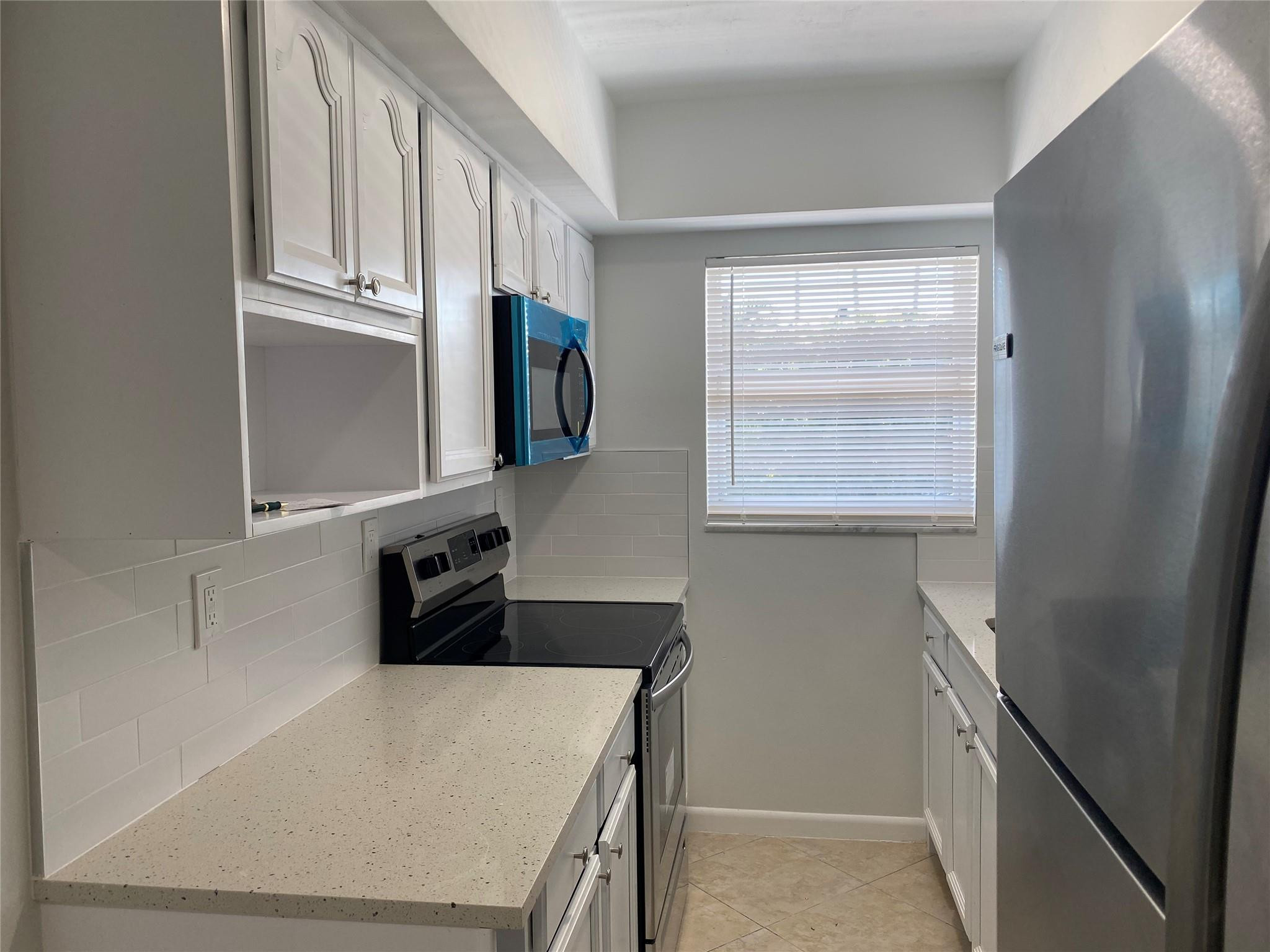 853 SE 4TH Court Apt 14 — Photo 3