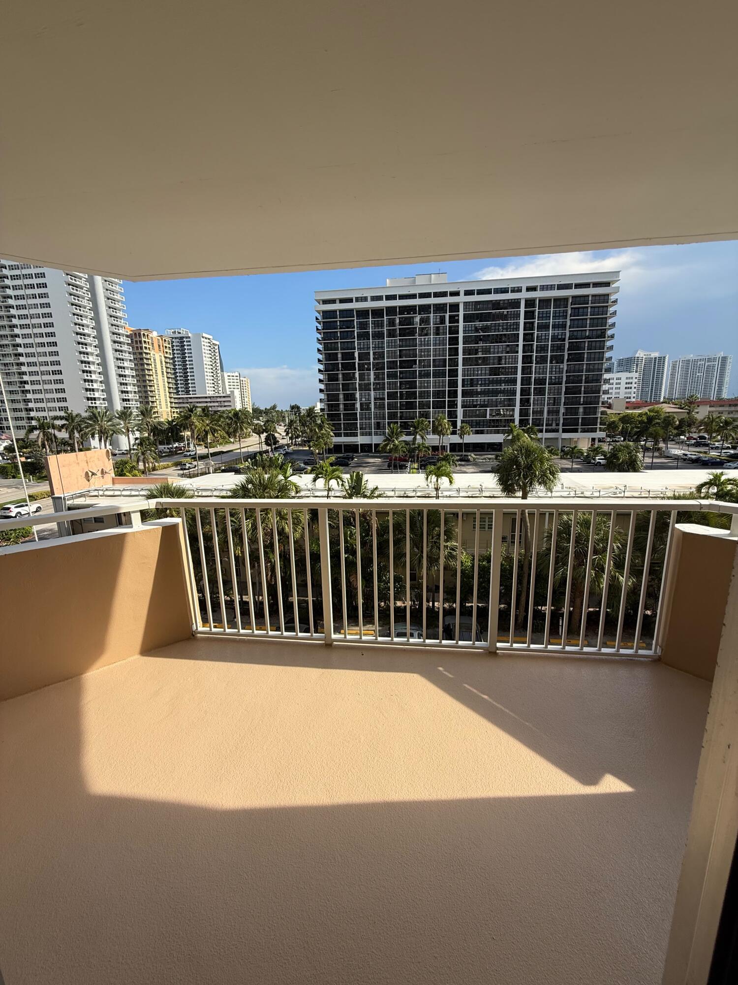 1985 S OCEAN Drive S # 3L, Hallandale Beach FL 33009