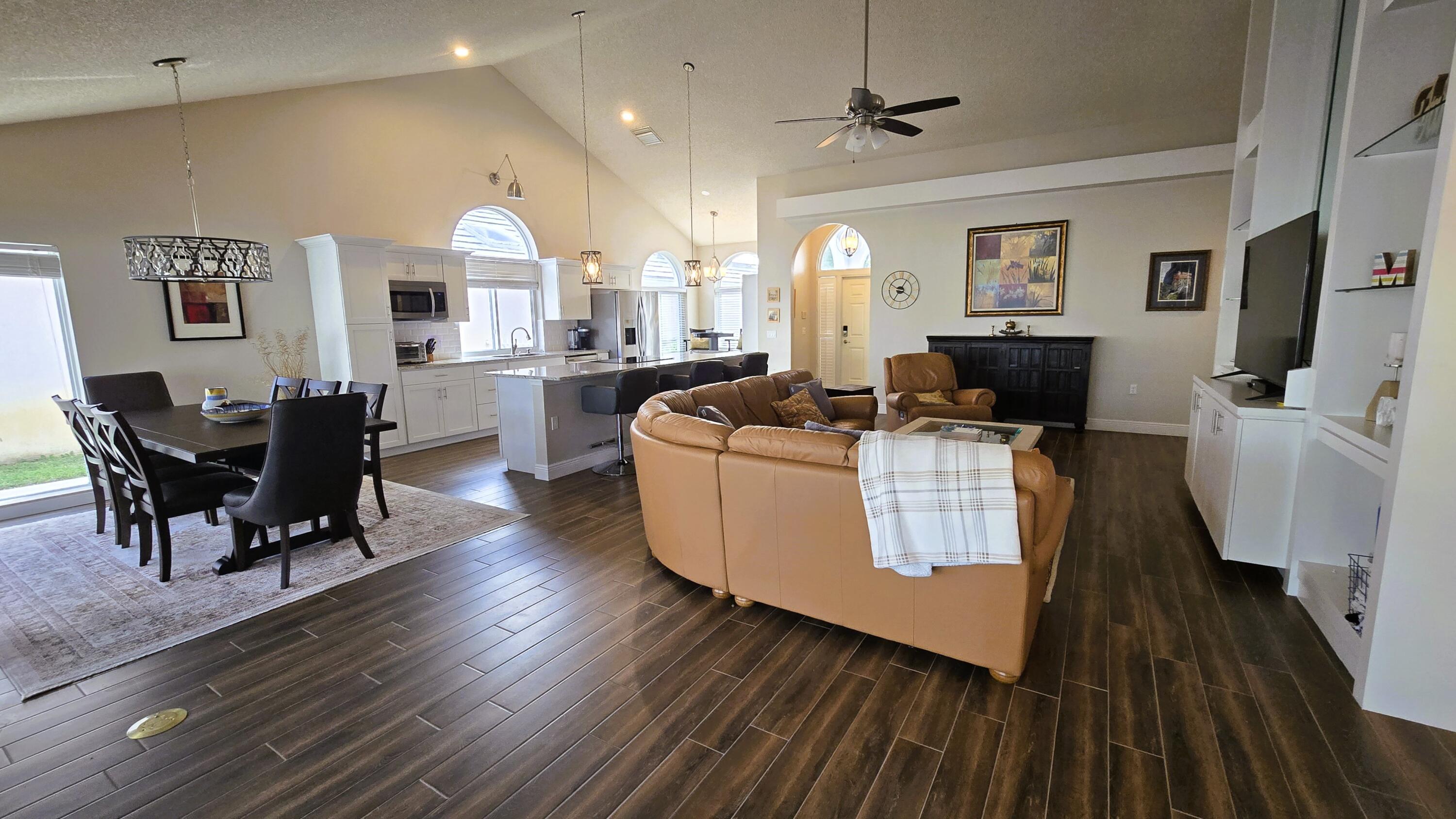 2295 Saratoga Lane — Photo 4