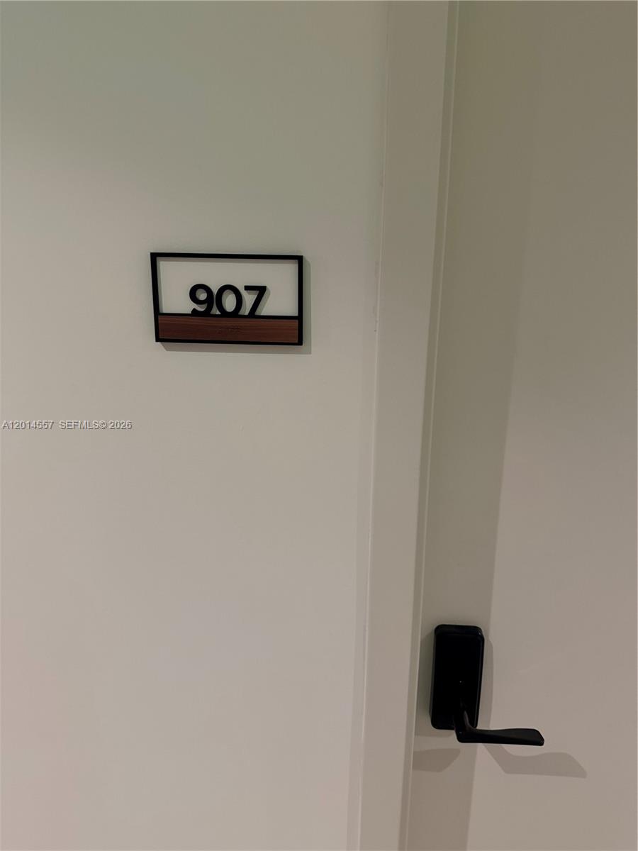 225 N Miami av # 907, Miami FL 33128