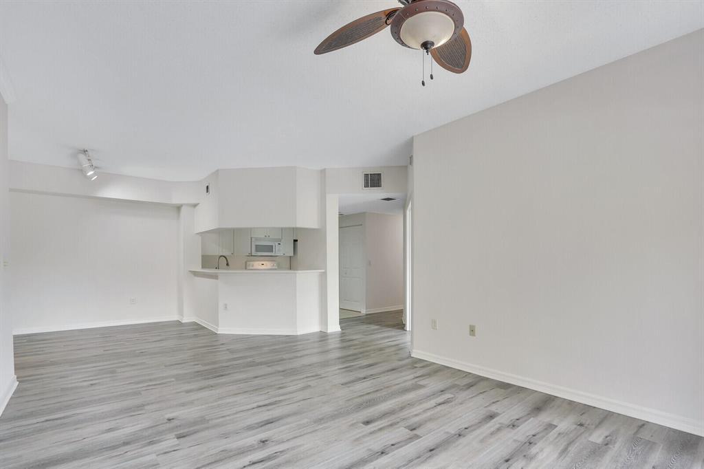 2725 Anzio Court # 202 — Photo 4