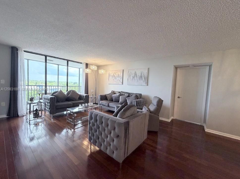 900 NE 195th St # 703 — Photo 5