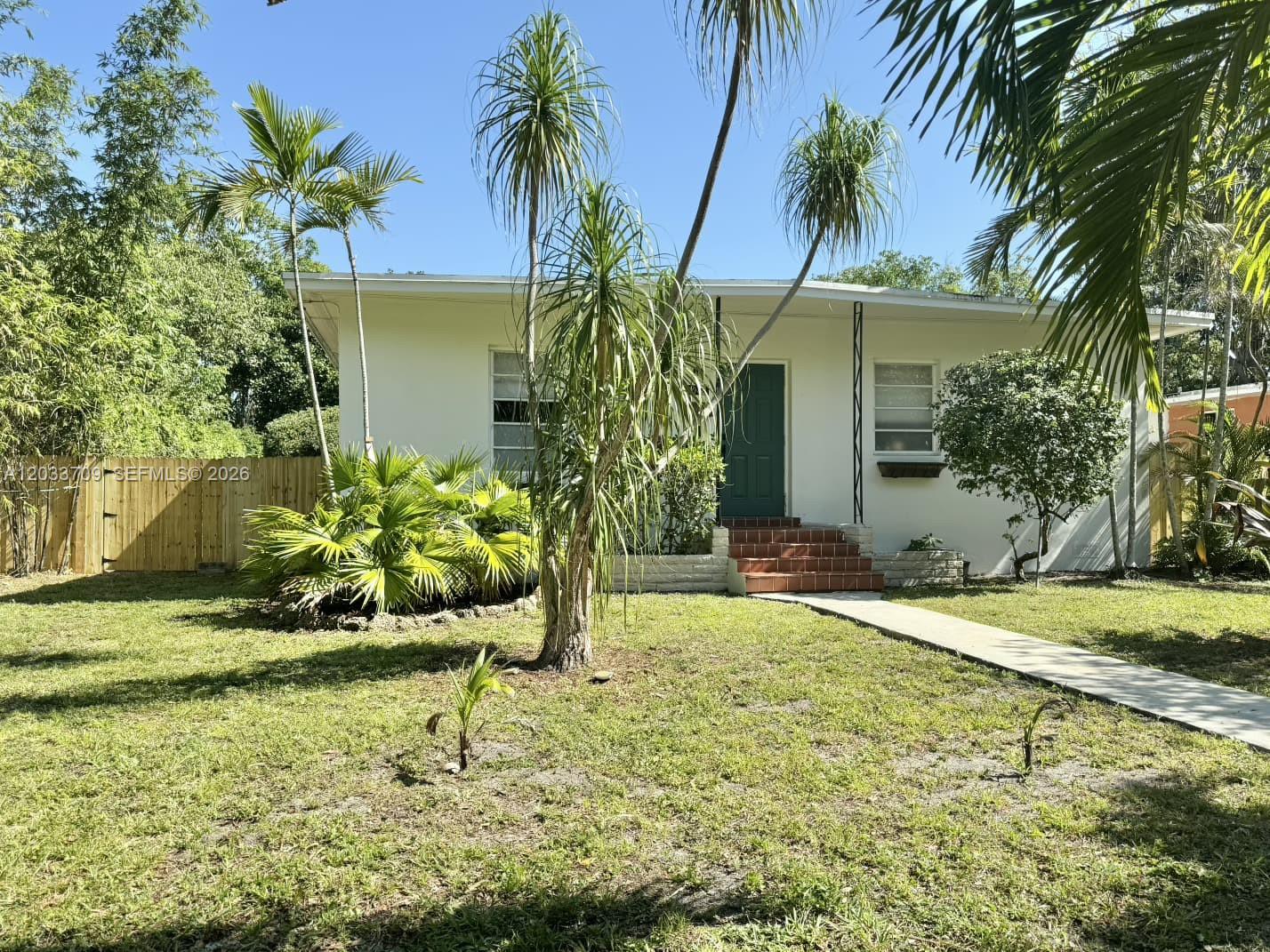 1135 NE 133 rd St, North Miami FL 33161
