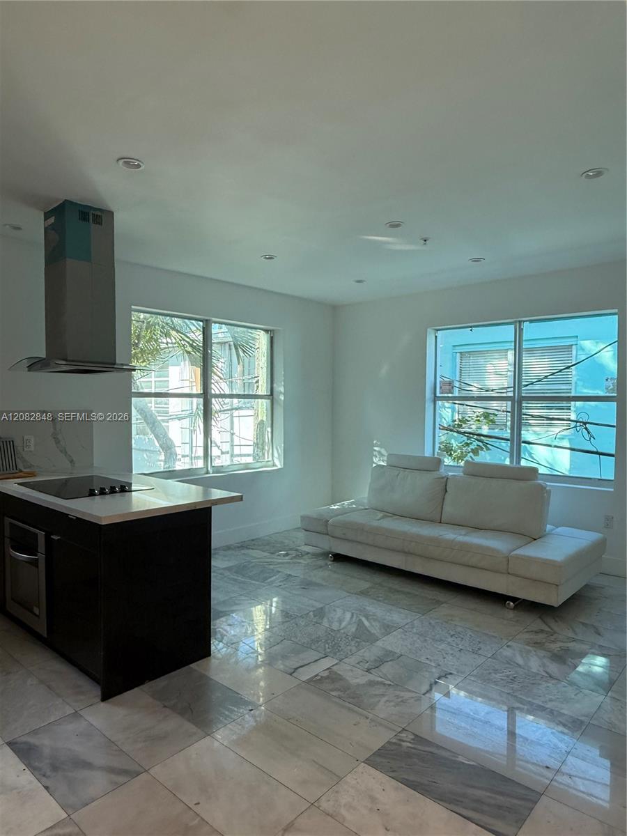 1560 Drexel Ave # 107 — Photo 4