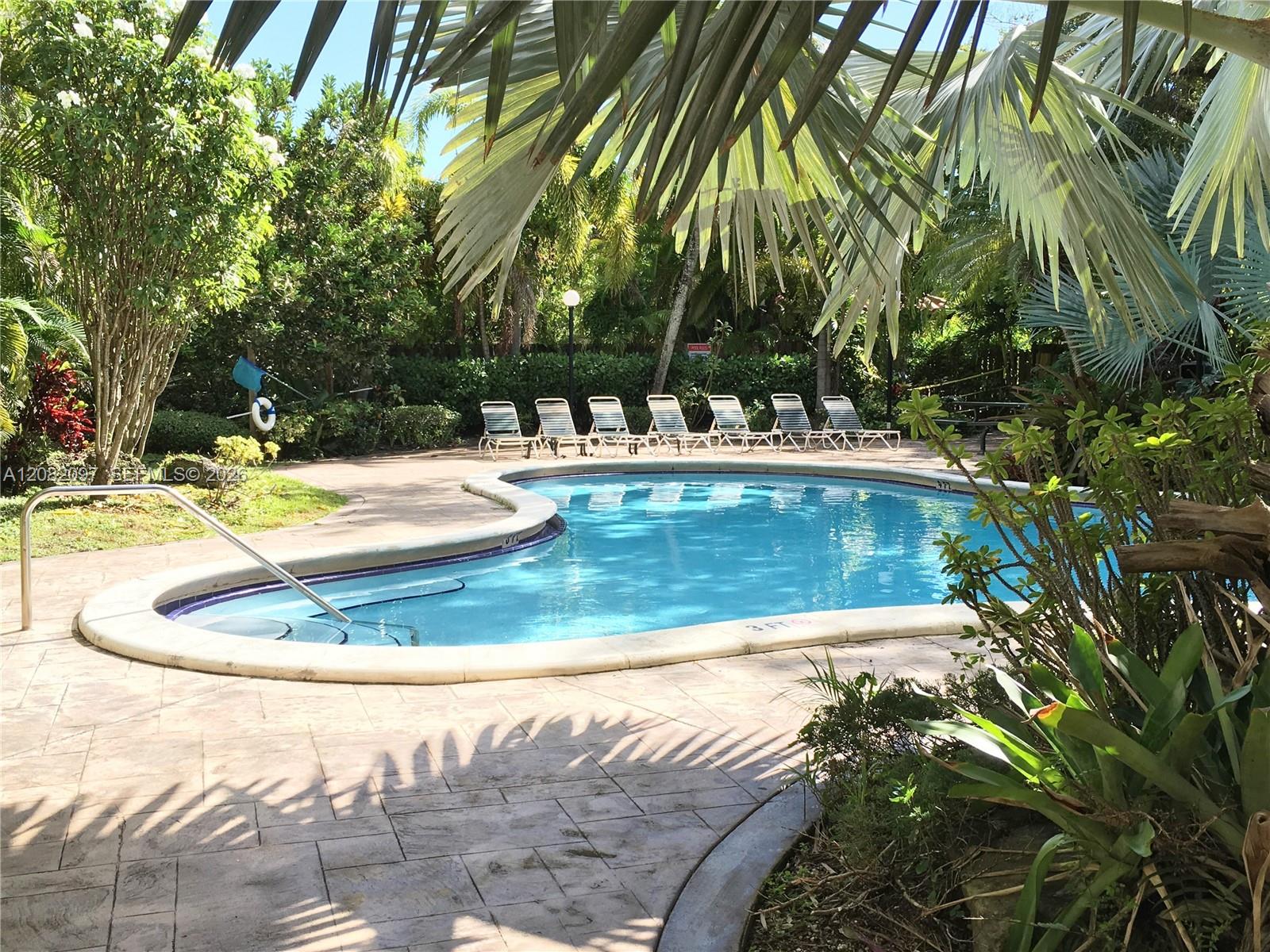 6904 N Kendall Dr # F405 — Photo 2