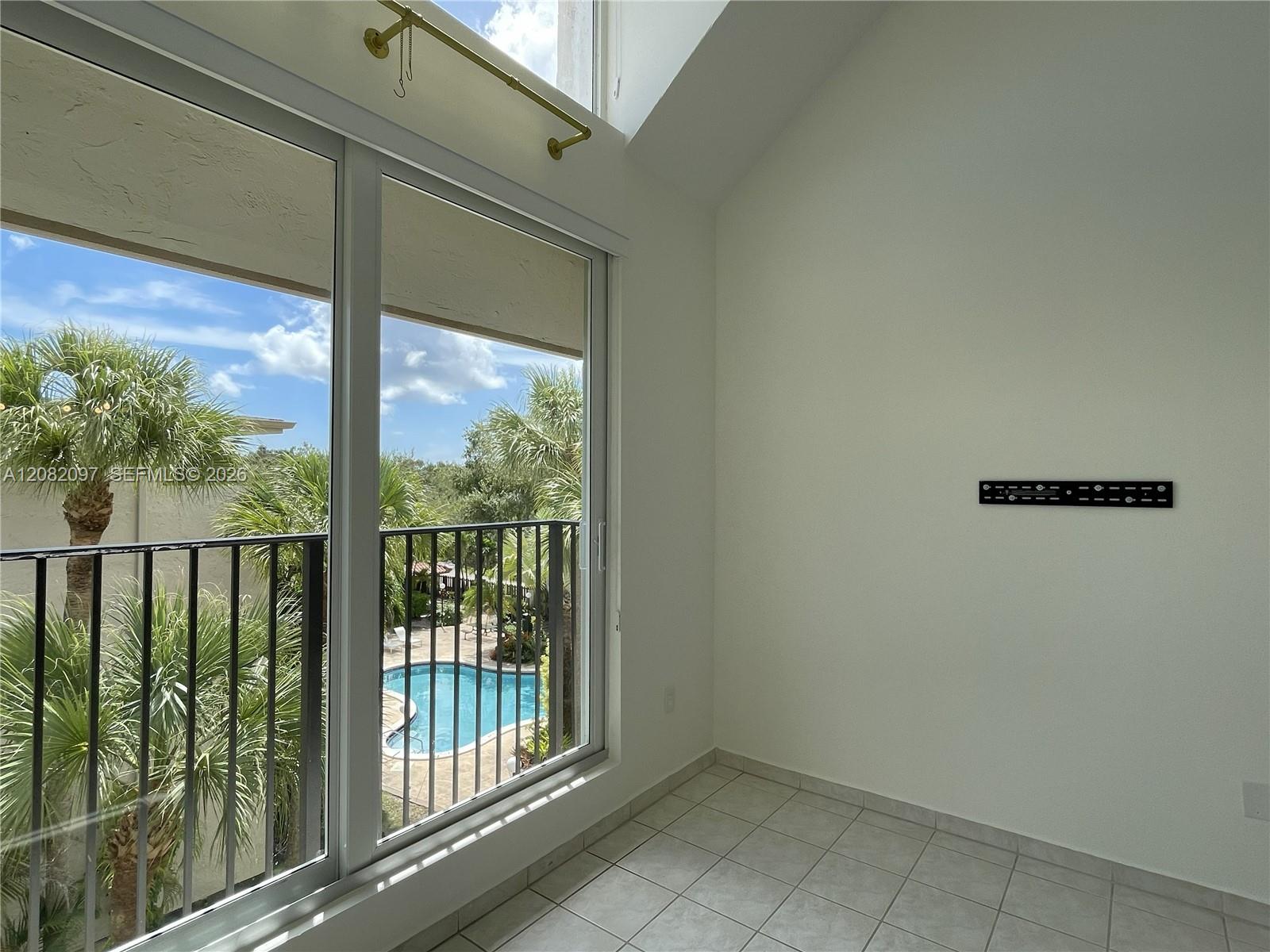 6904 N Kendall Dr # F405 — Photo 4