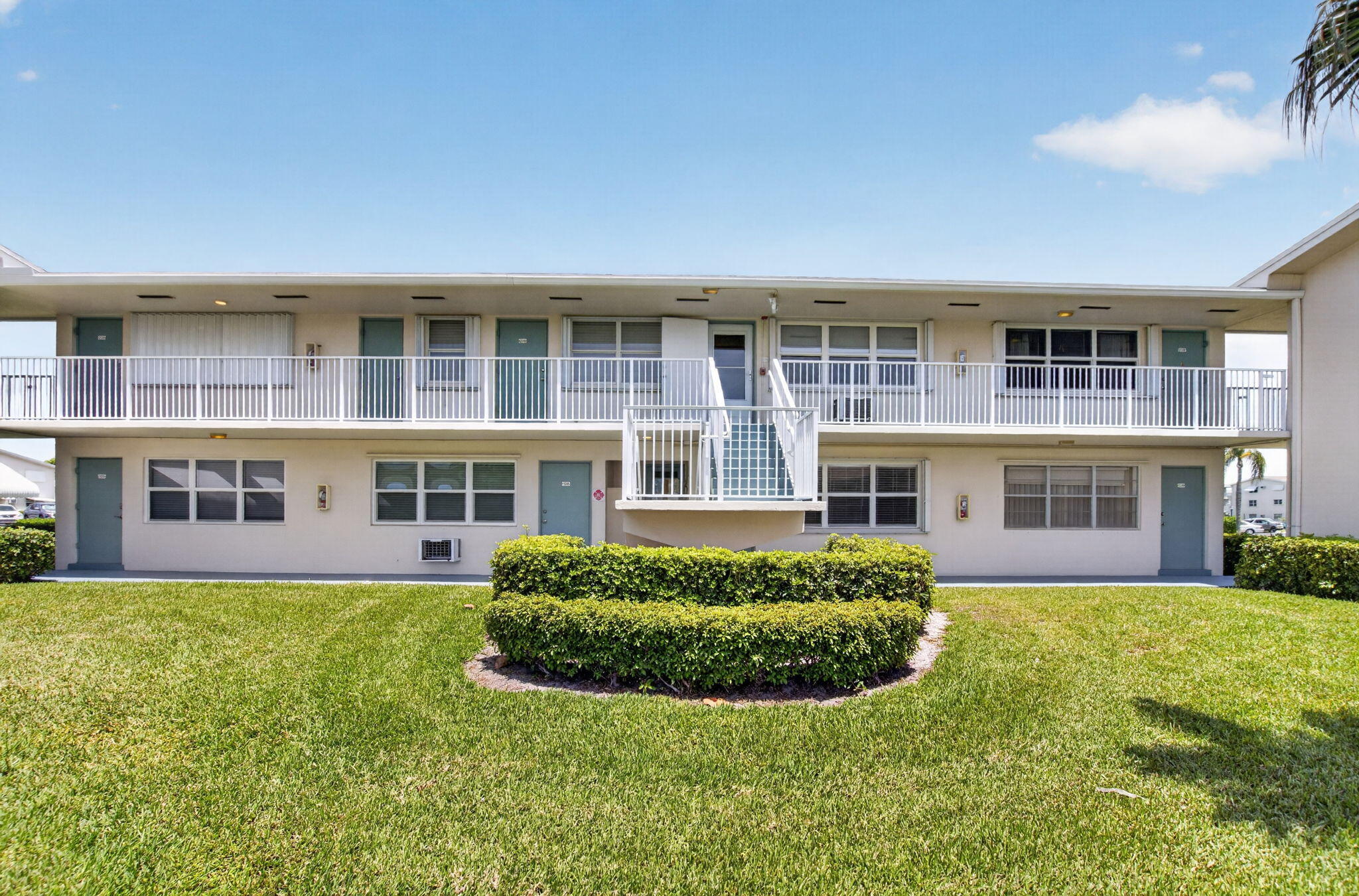 660 Horizon W # 107, Boynton Beach FL 33435