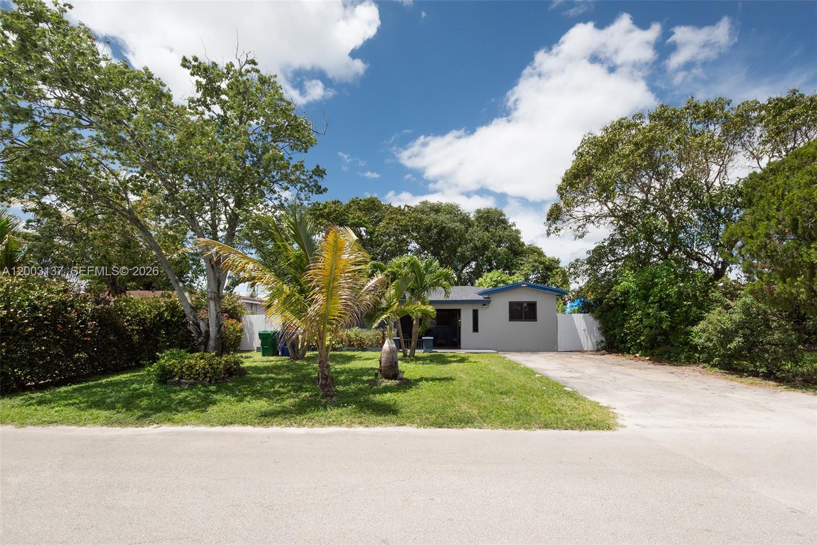 2630 Everglades Dr — Photo 2