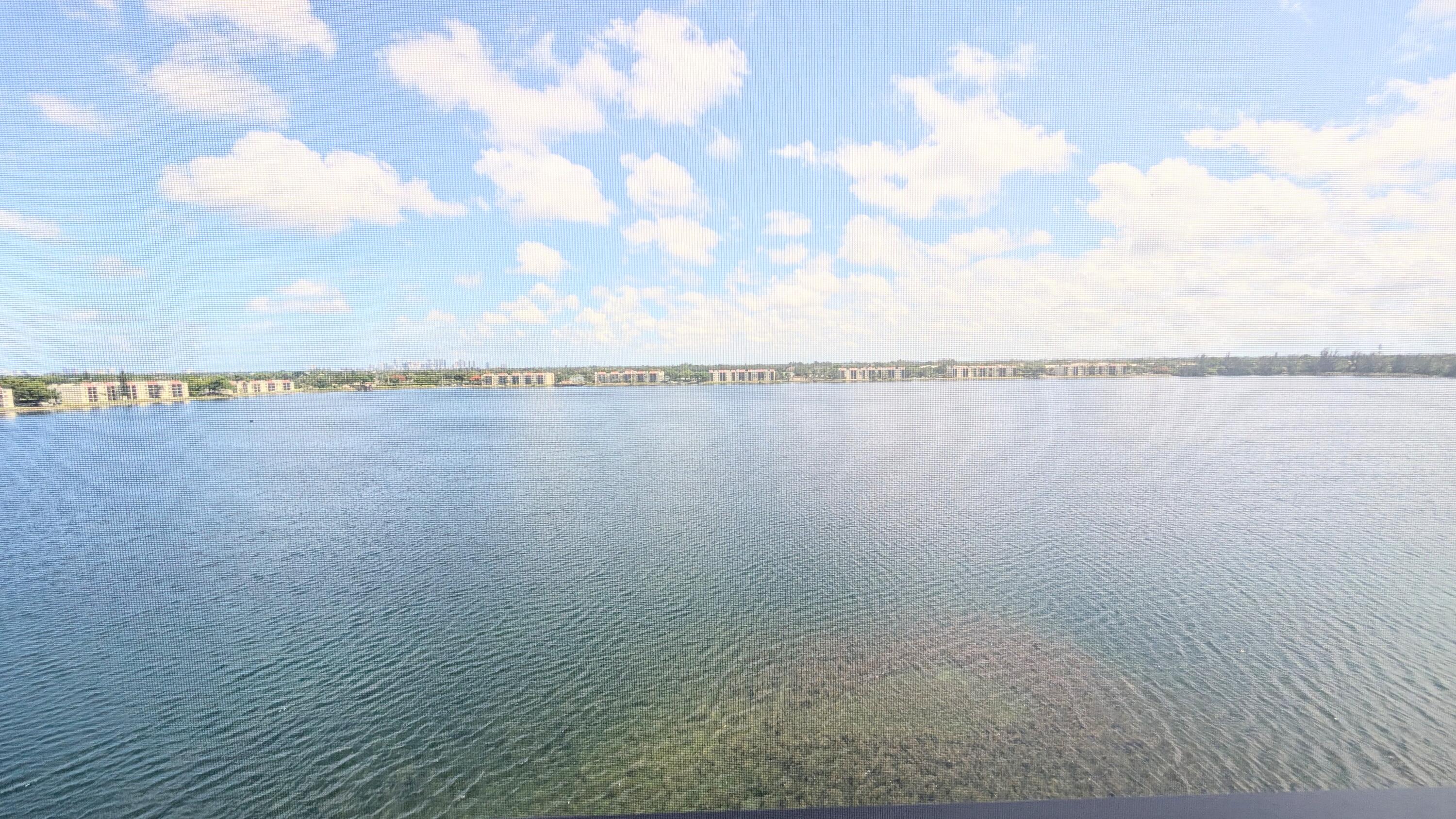 105 Lake Emerald Drive # 810 — Photo 4