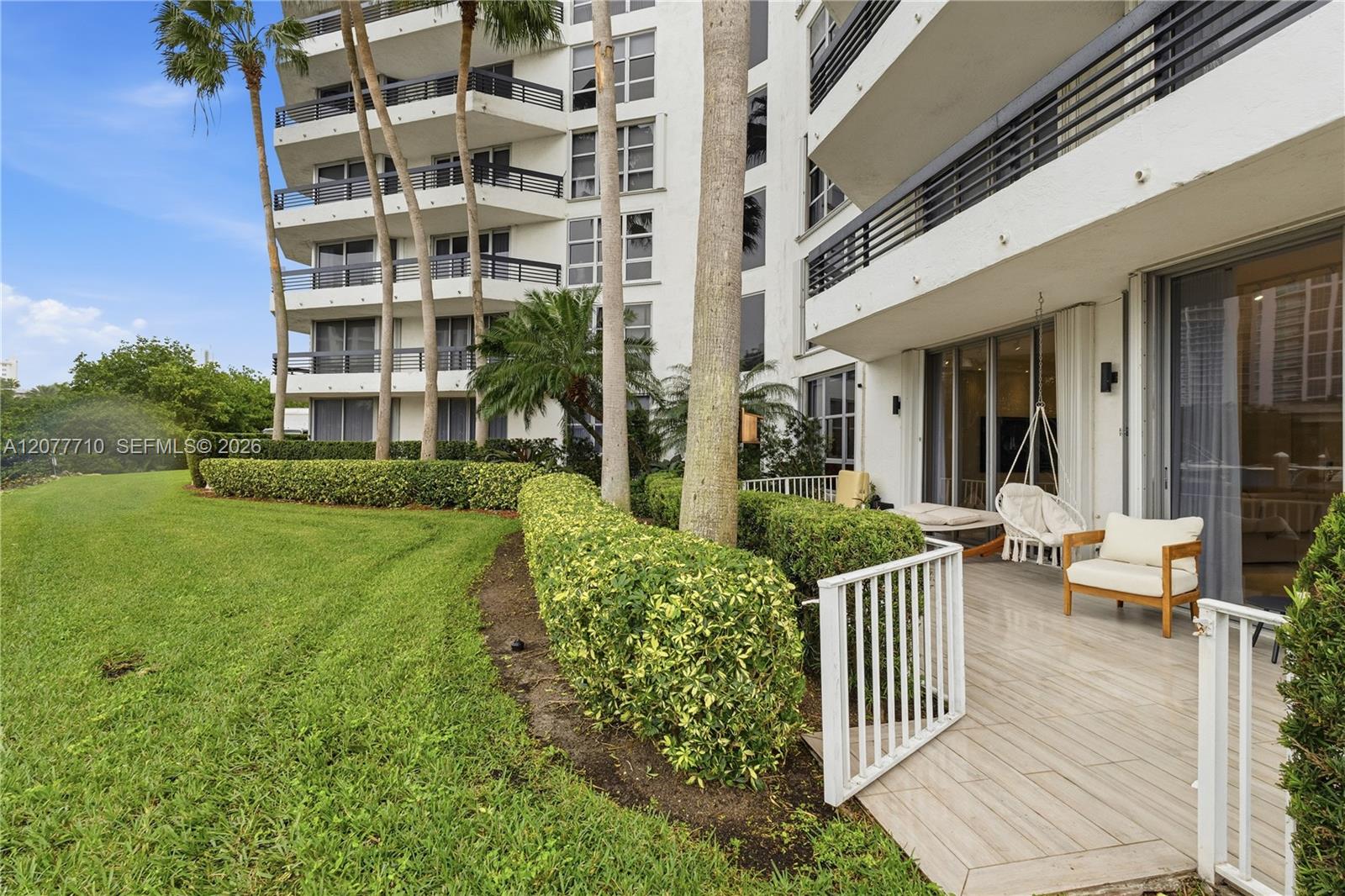 3500 Mystic Pointe Dr # 104 — Photo 3