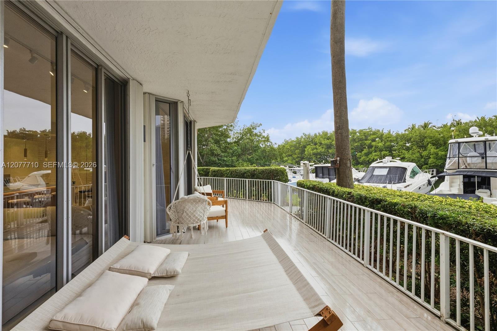 3500 Mystic Pointe Dr # 104 — Photo 4