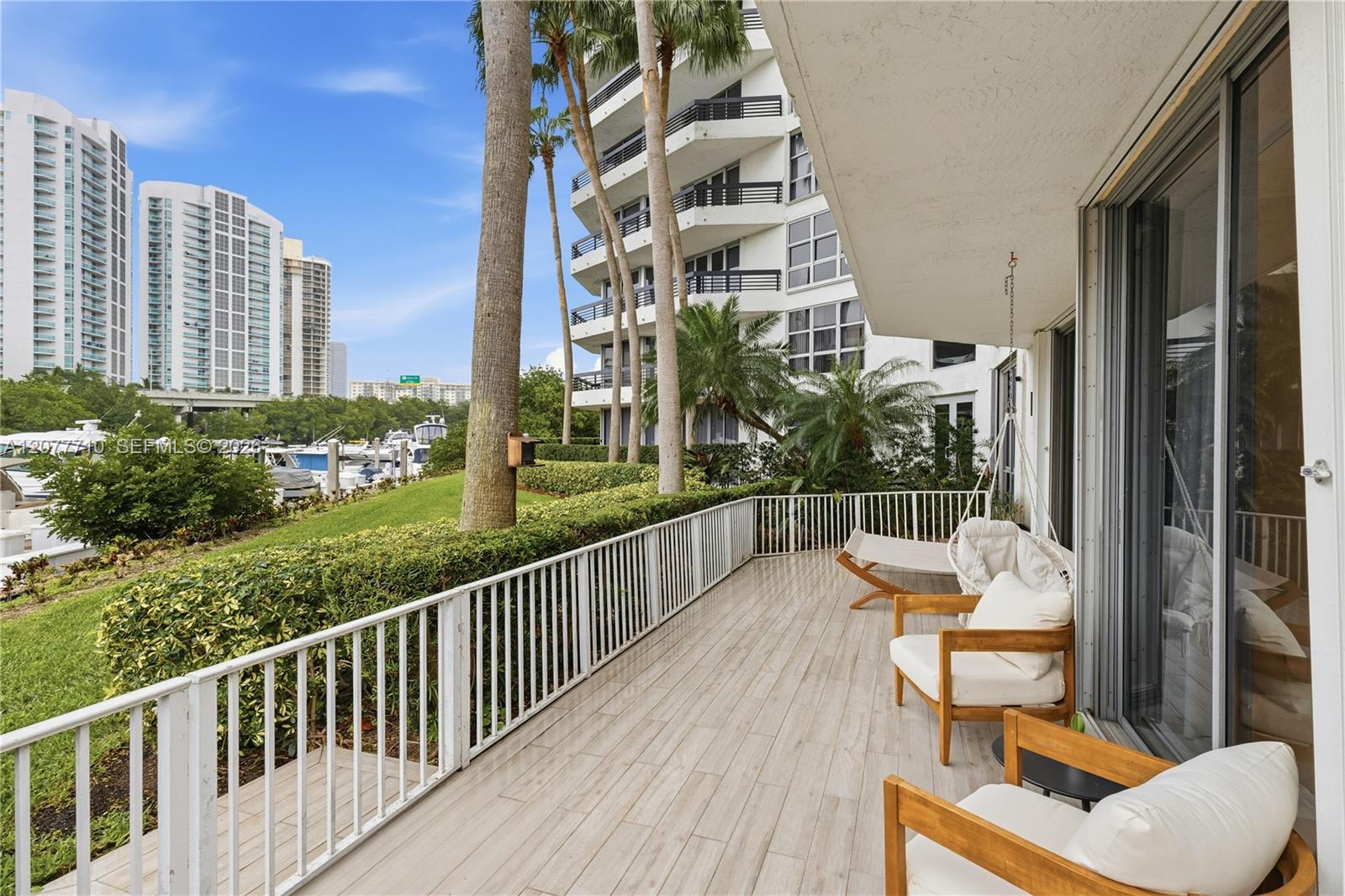 3500 Mystic Pointe Dr # 104 — Photo 5