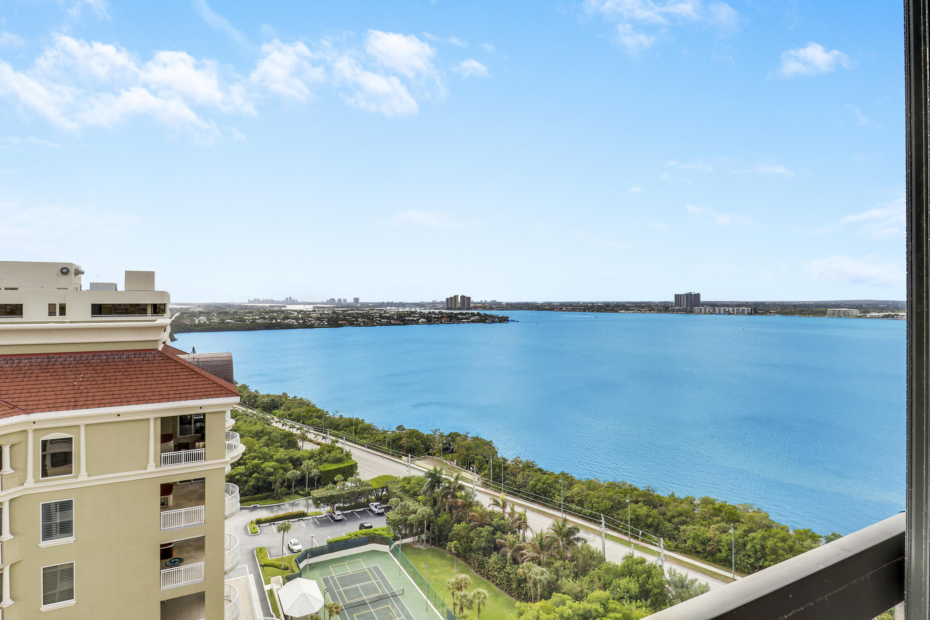 5380 N Ocean Drive # 20b — Photo 4