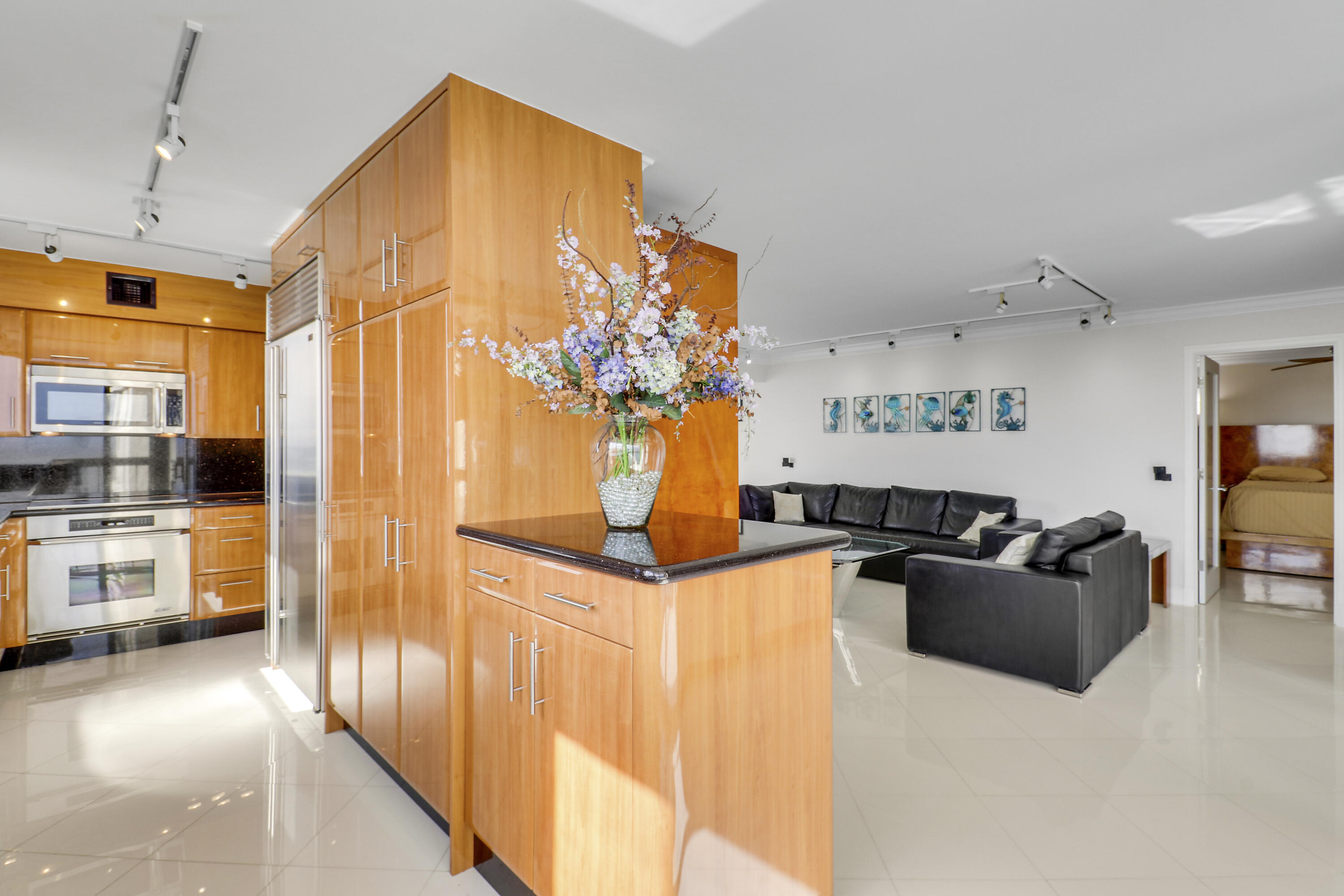 5380 N Ocean Drive # 20b — Photo 5