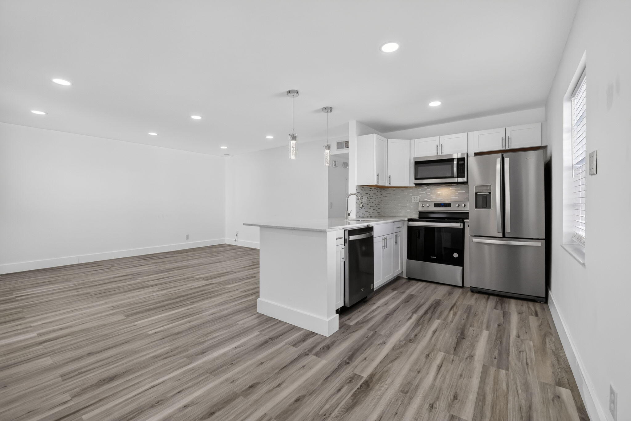515 Normandy Lane — Photo 3