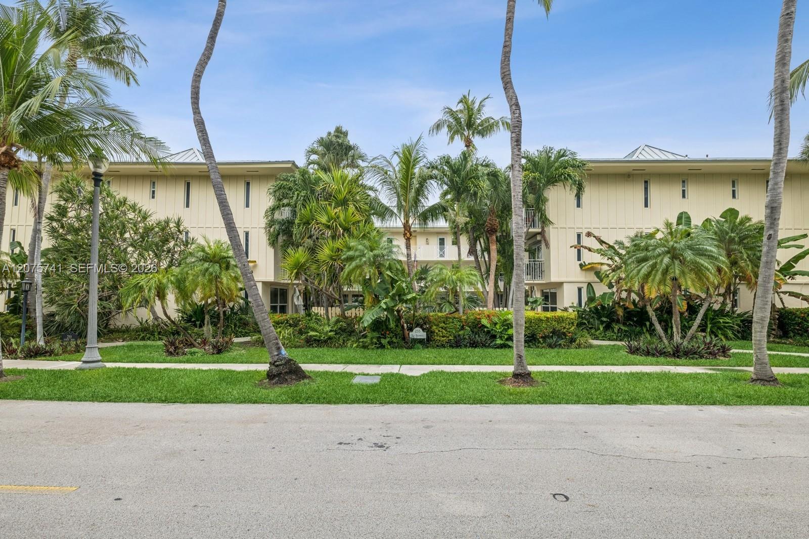 255 Sunrise Dr # 107 — Photo 2
