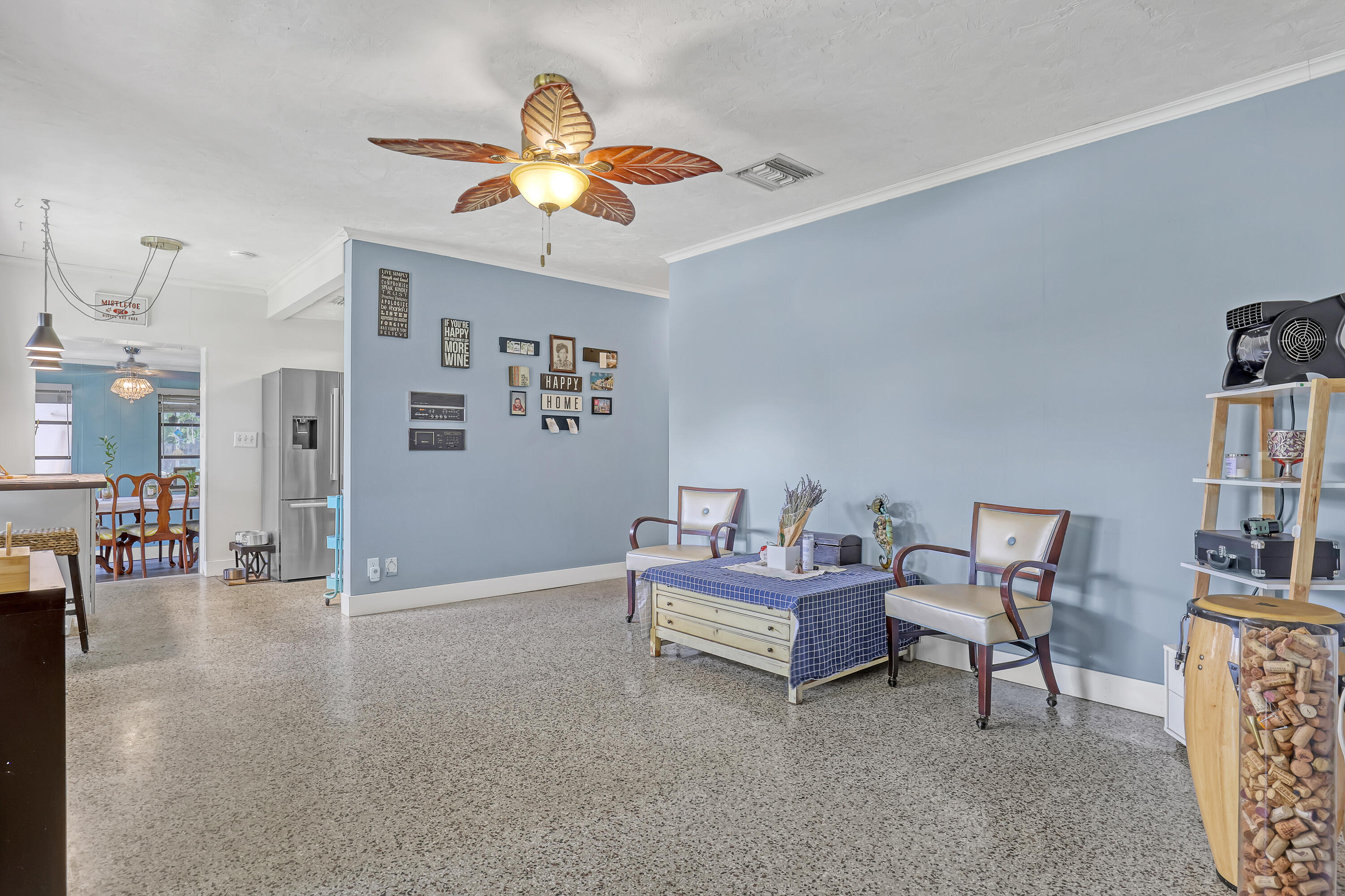 937 W DUVAL Street — Photo 5