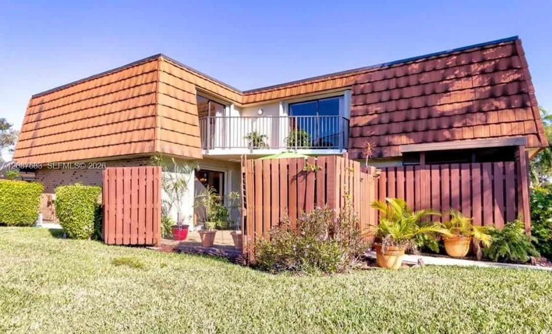 11882 SW 12th Pl — Photo 2