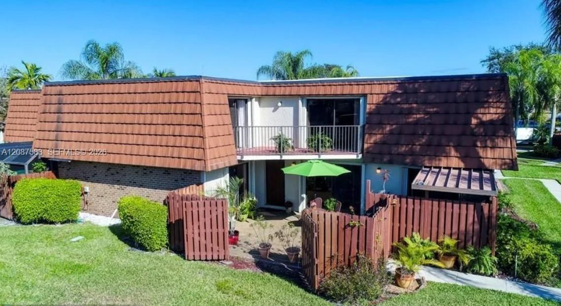 11882 SW 12th Pl — Photo 3