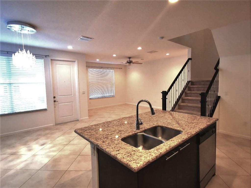 5011 NW 15TH Terrace — Photo 4