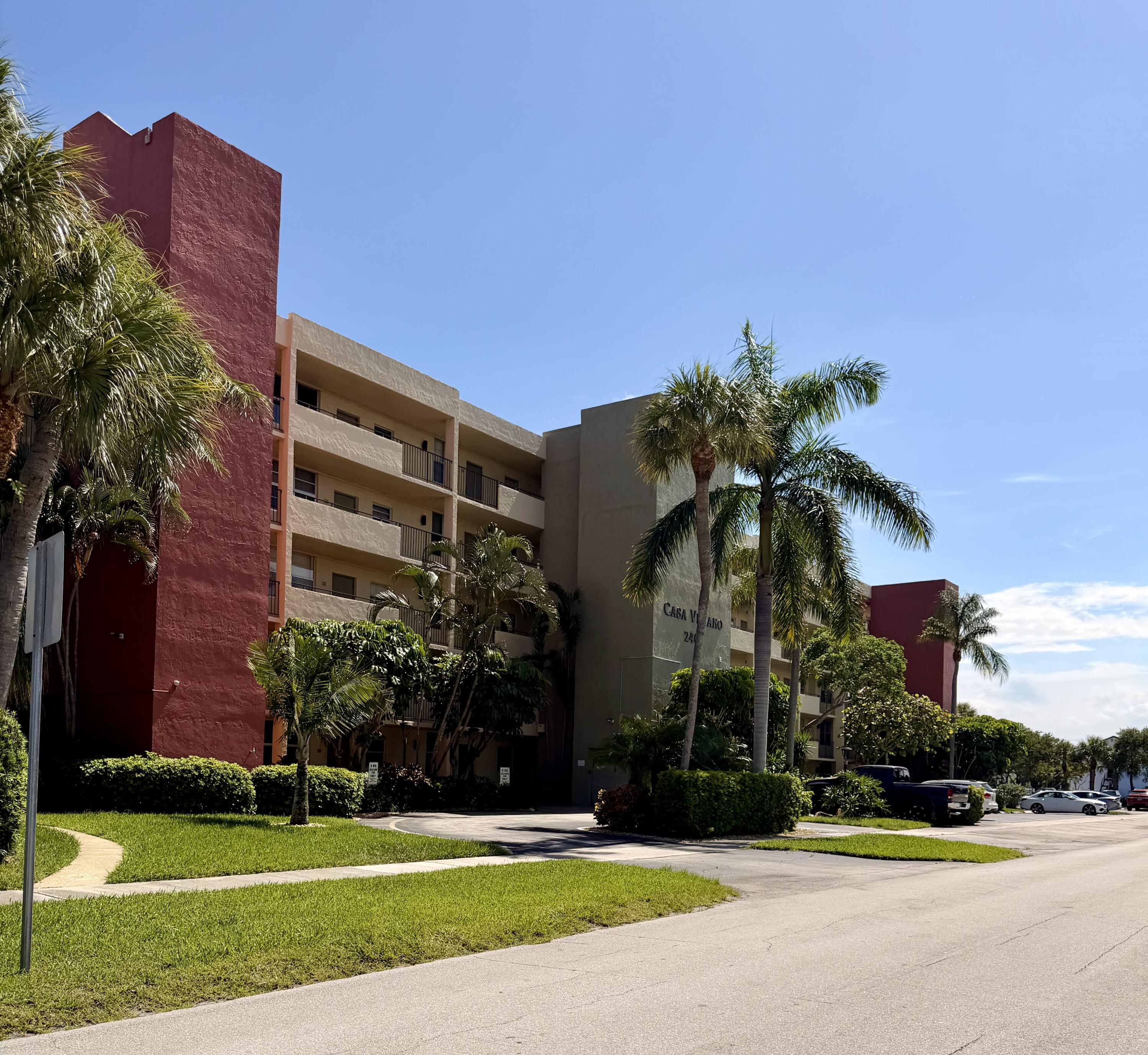 2400 NE 10th Street # 106, Pompano Beach FL 33062