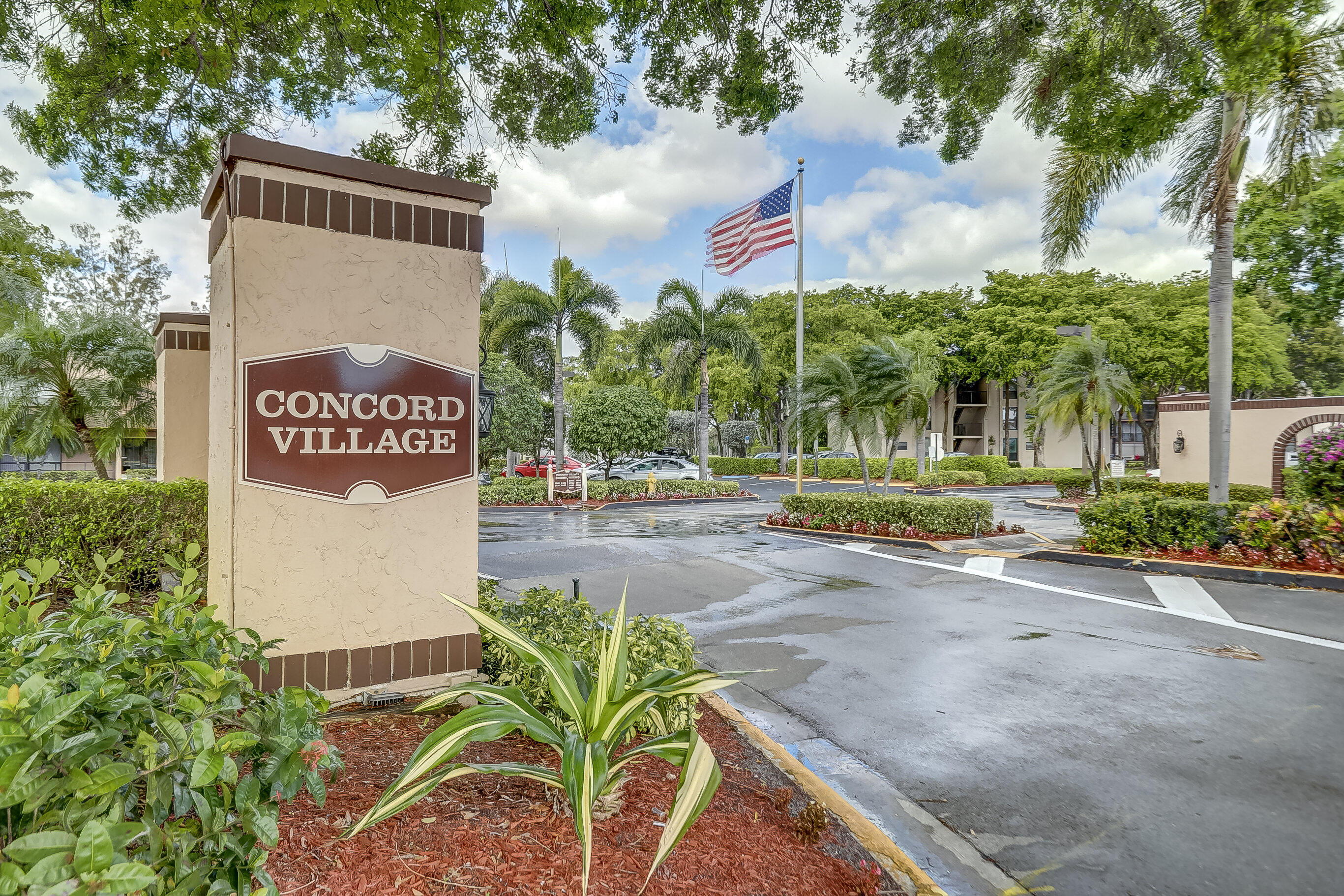 6751 N UNIVERSITY Drive # 302, Tamarac FL 33321