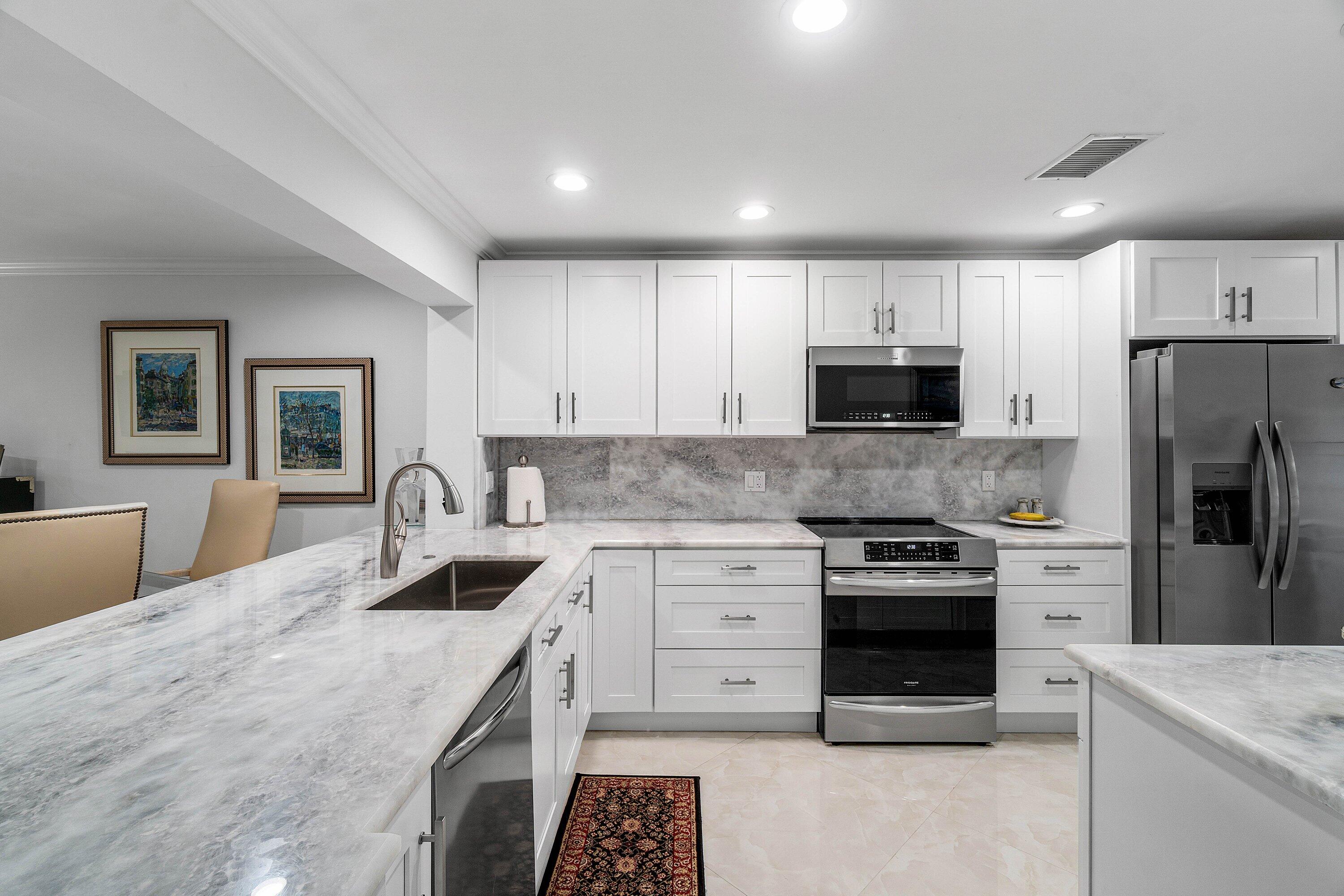 34 STRATFORD Lane W # C — Photo 3