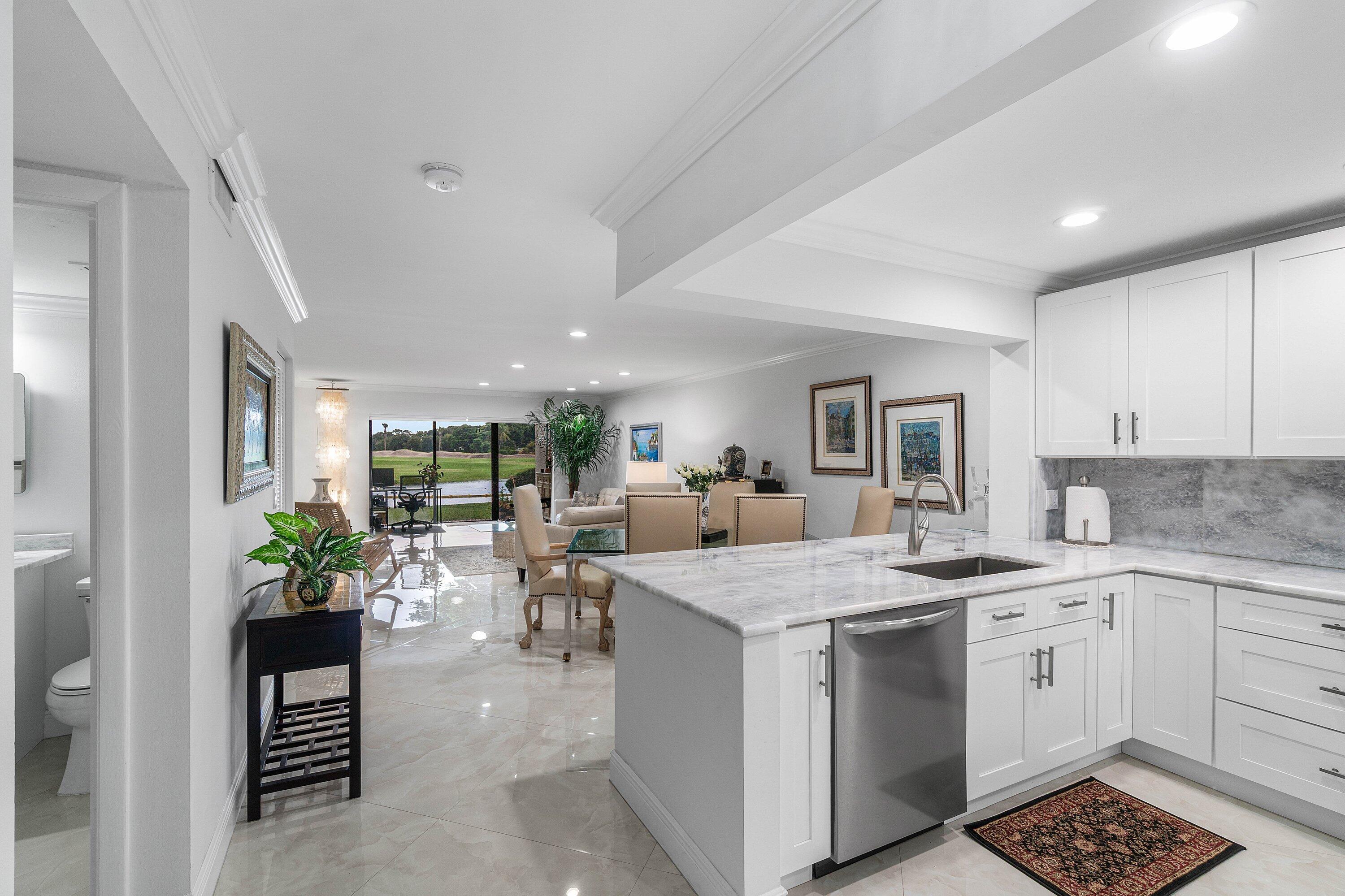 34 STRATFORD Lane W # C — Photo 2