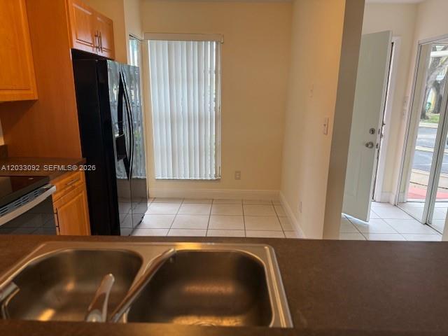 2856 Cambridge Ln # 2856 — Photo 4