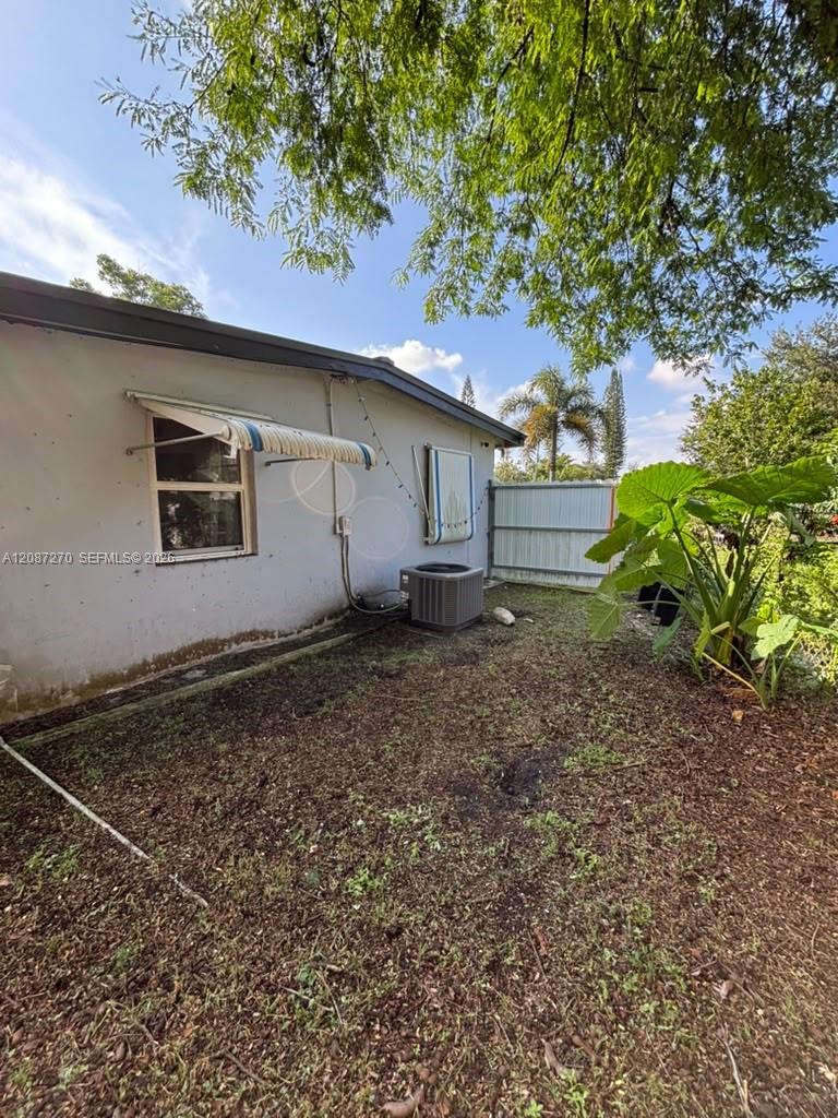 6100 Monroe St — Photo 2
