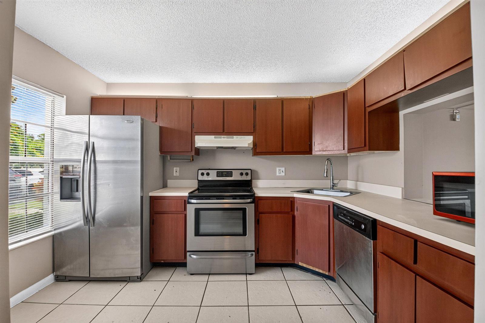 5. 3700 Savoy Lane E