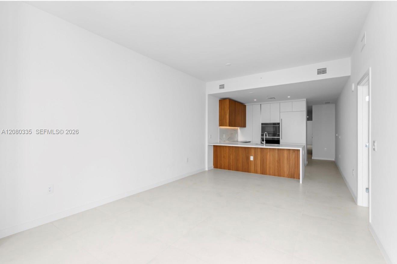 1400 biscayne # 3805 — Photo 3