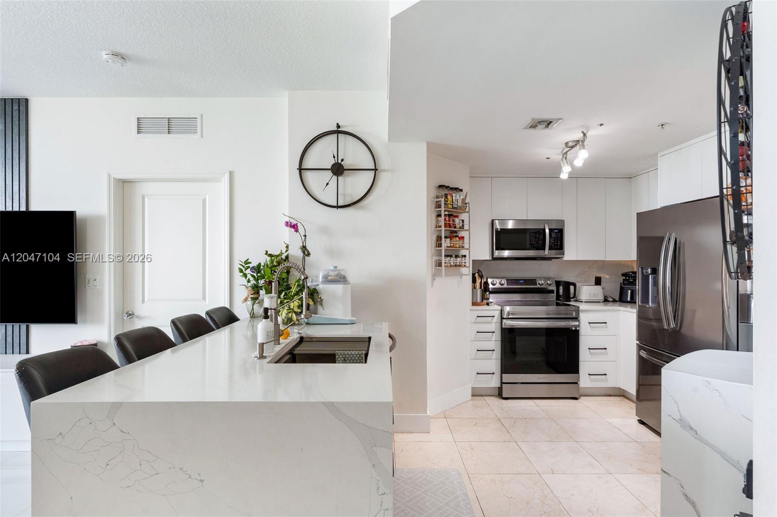7900 Harbor Island Dr # 518, North Bay Village FL 33141