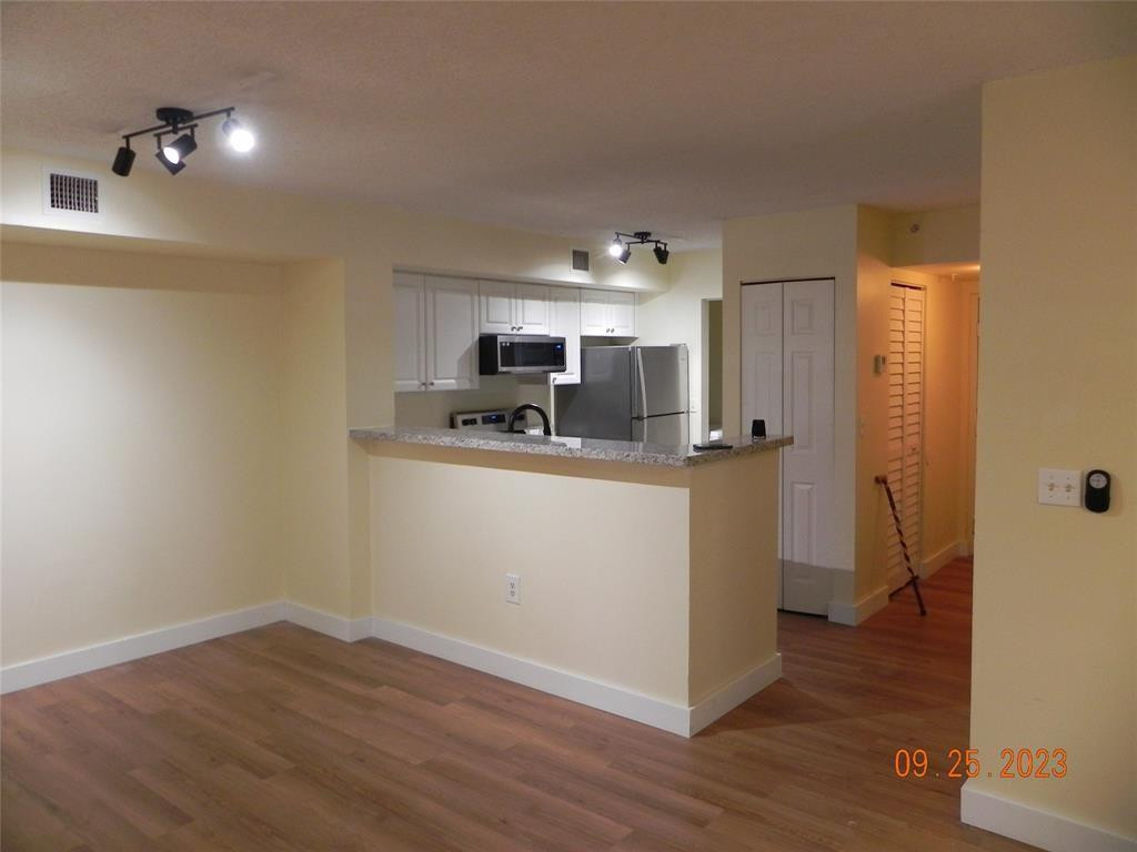 577 SW 111th Lane # 204, Pembroke Pines FL 33025