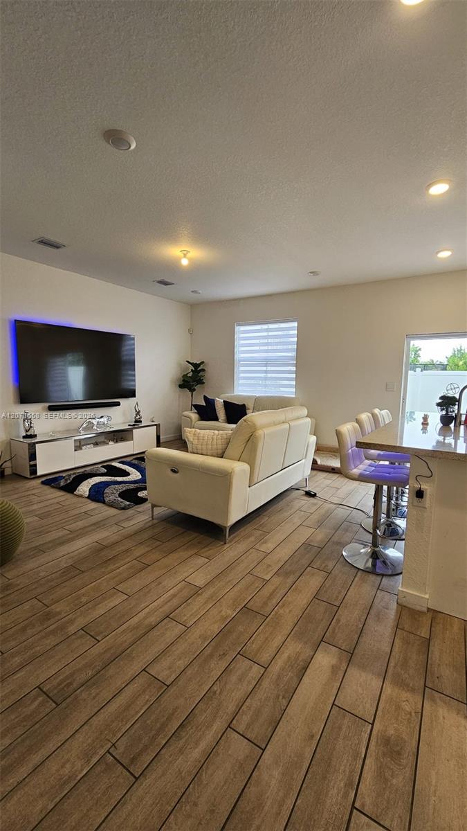 1677 SE 8th Ave View 8